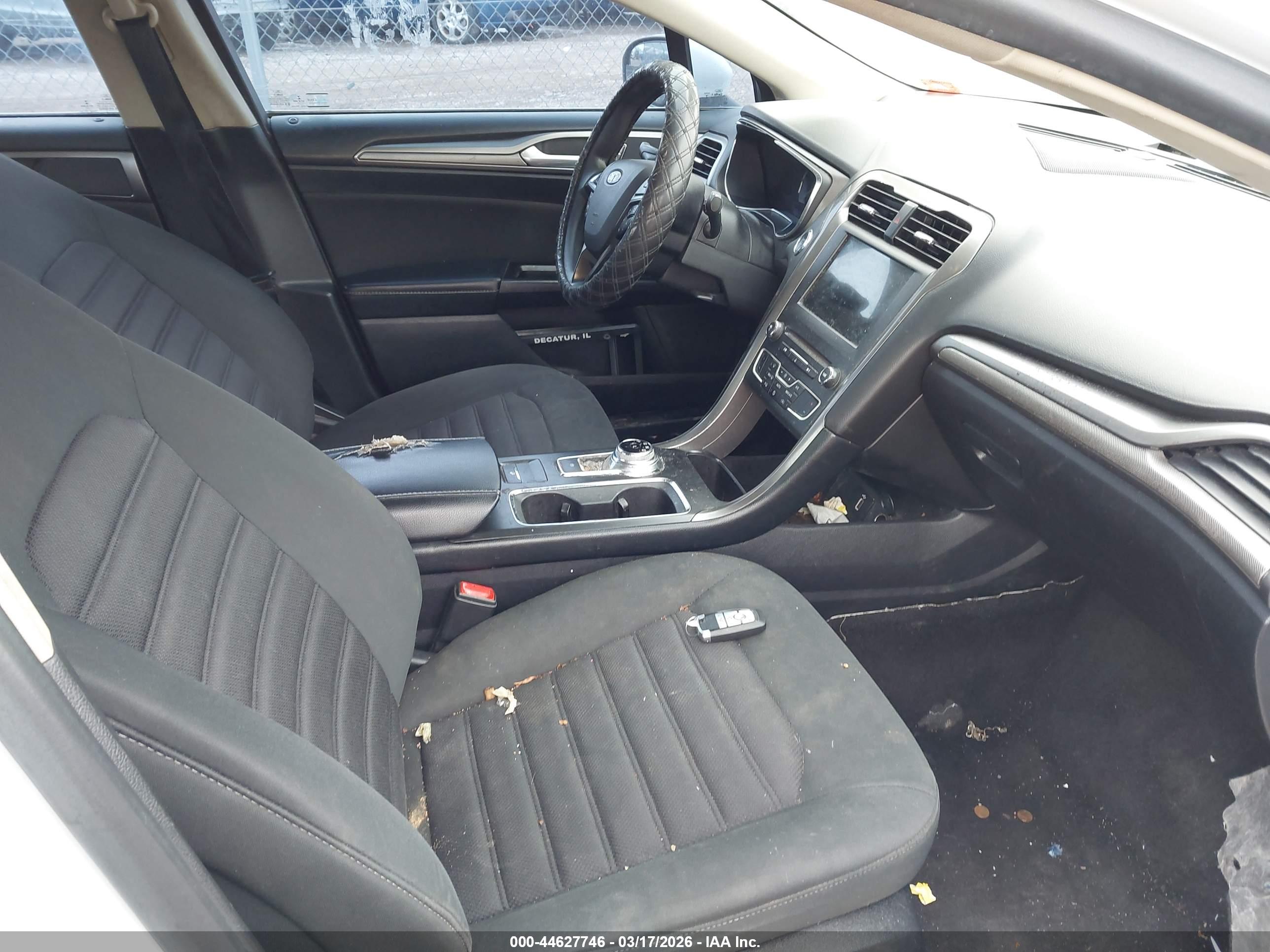 FORD FUSION image 5