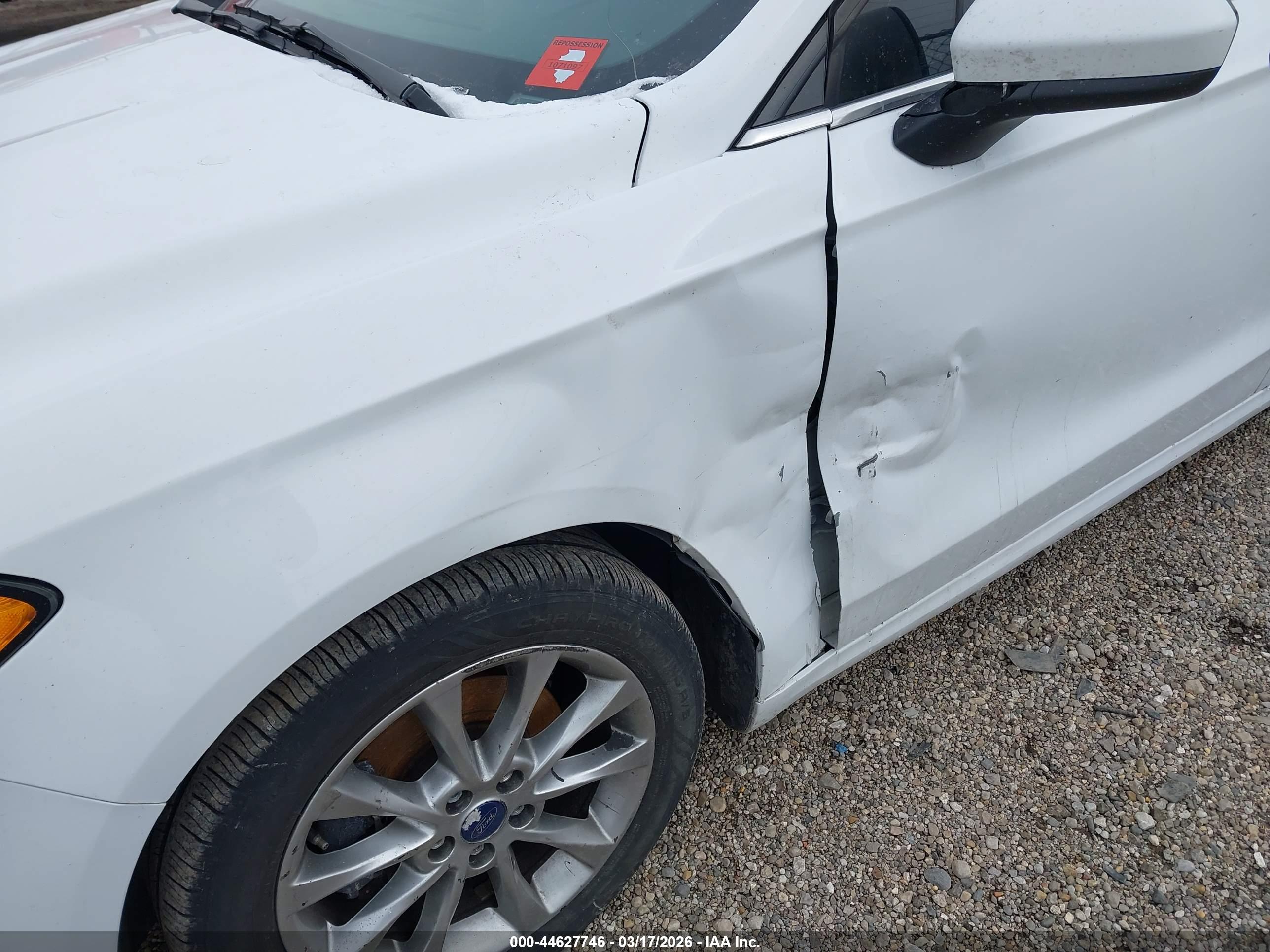 FORD FUSION image 6