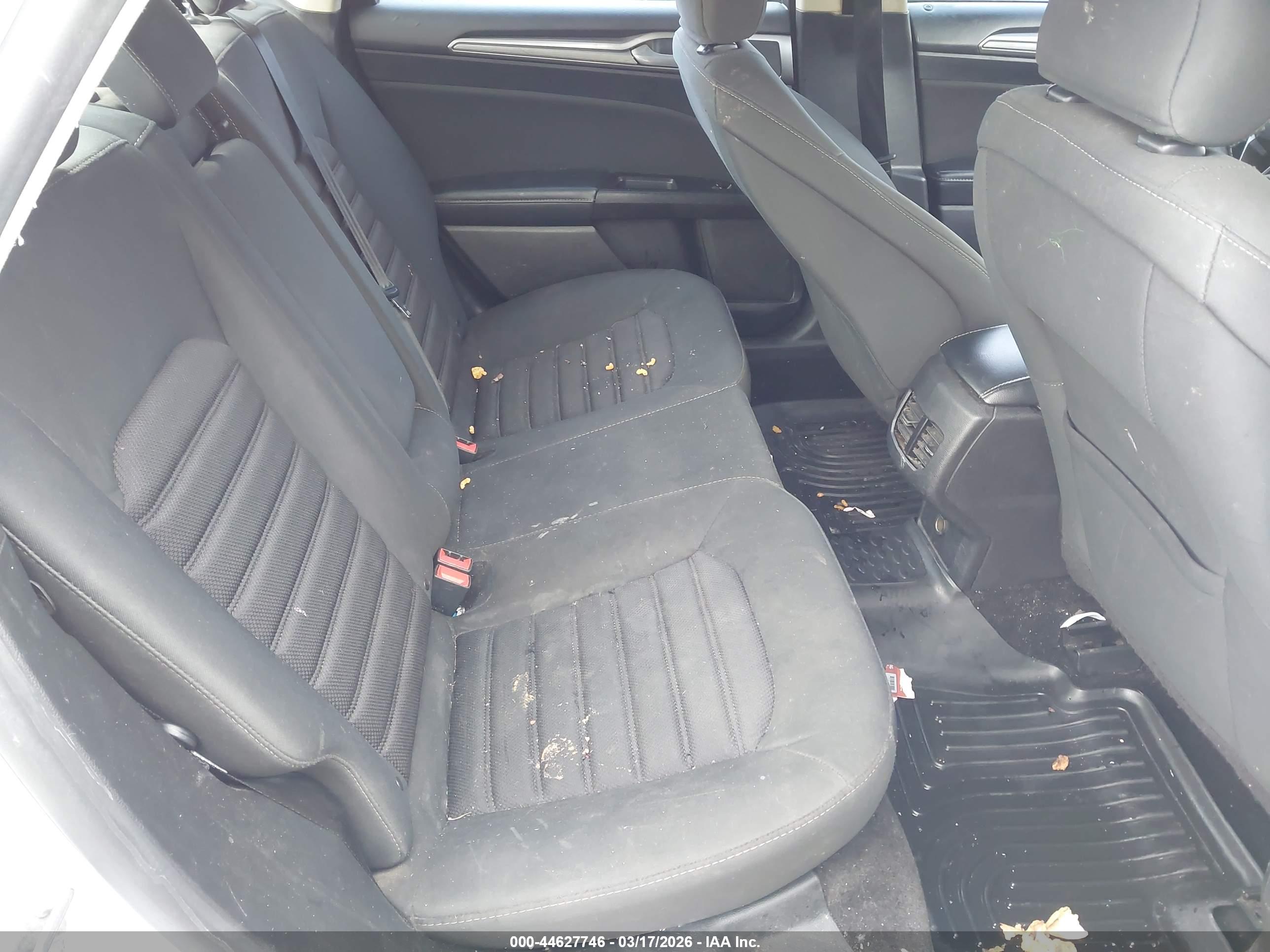 FORD FUSION image 8