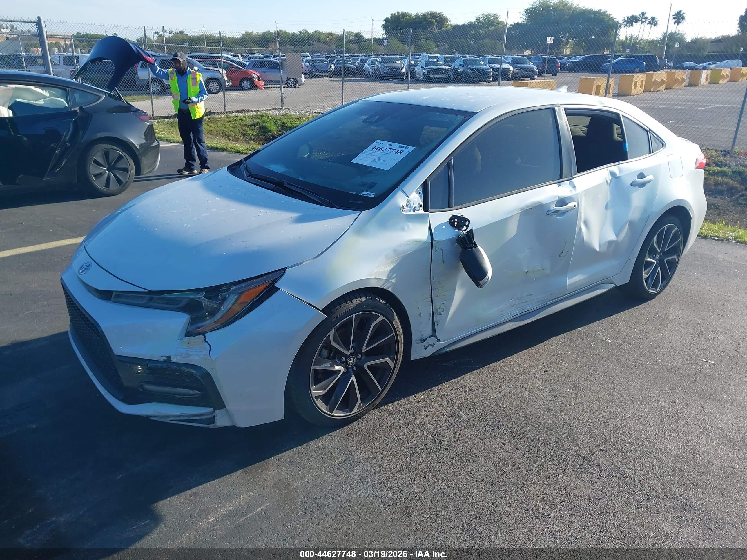 TOYOTA COROLLA image 2