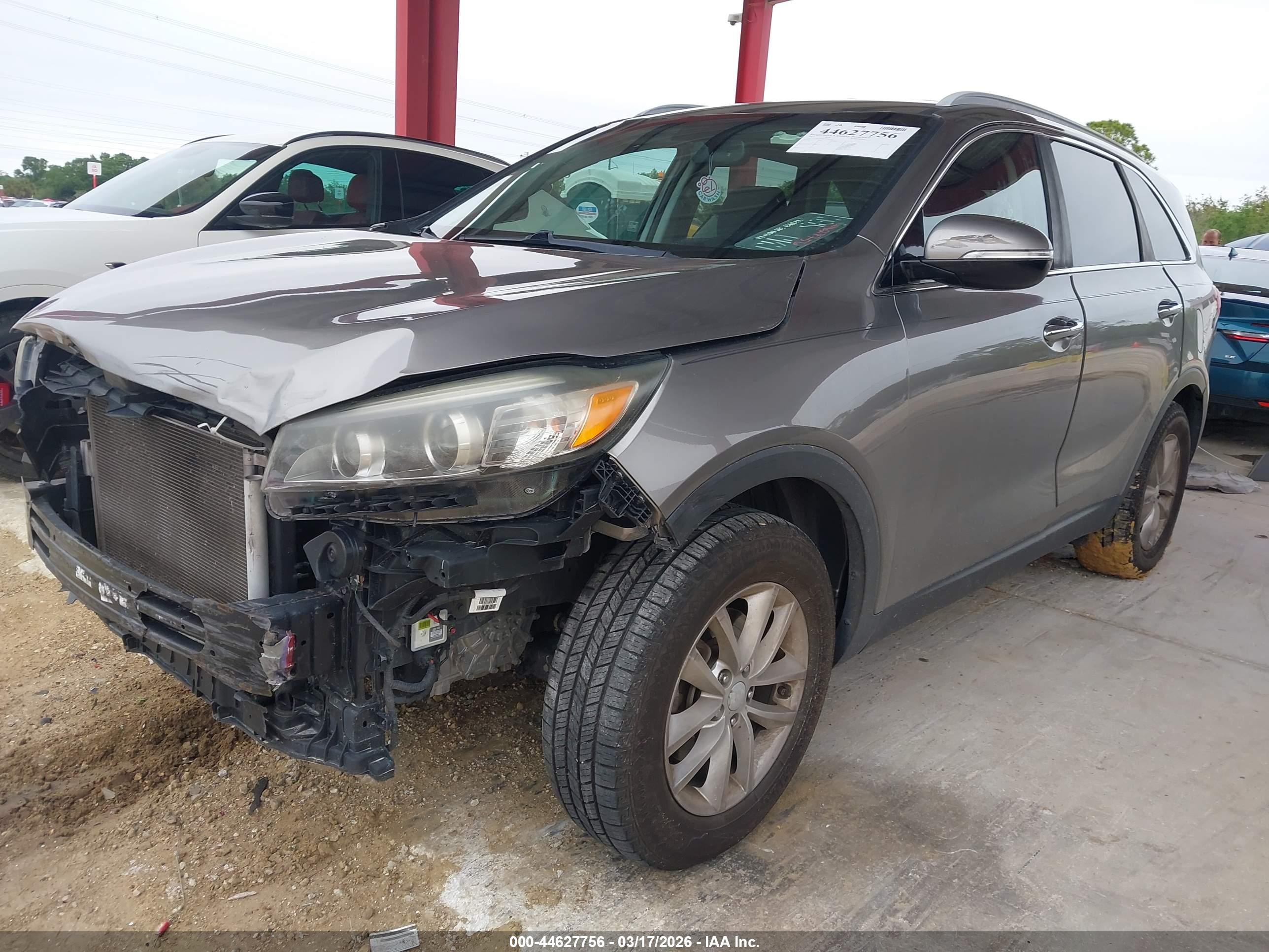 KIA SORENTO image 2
