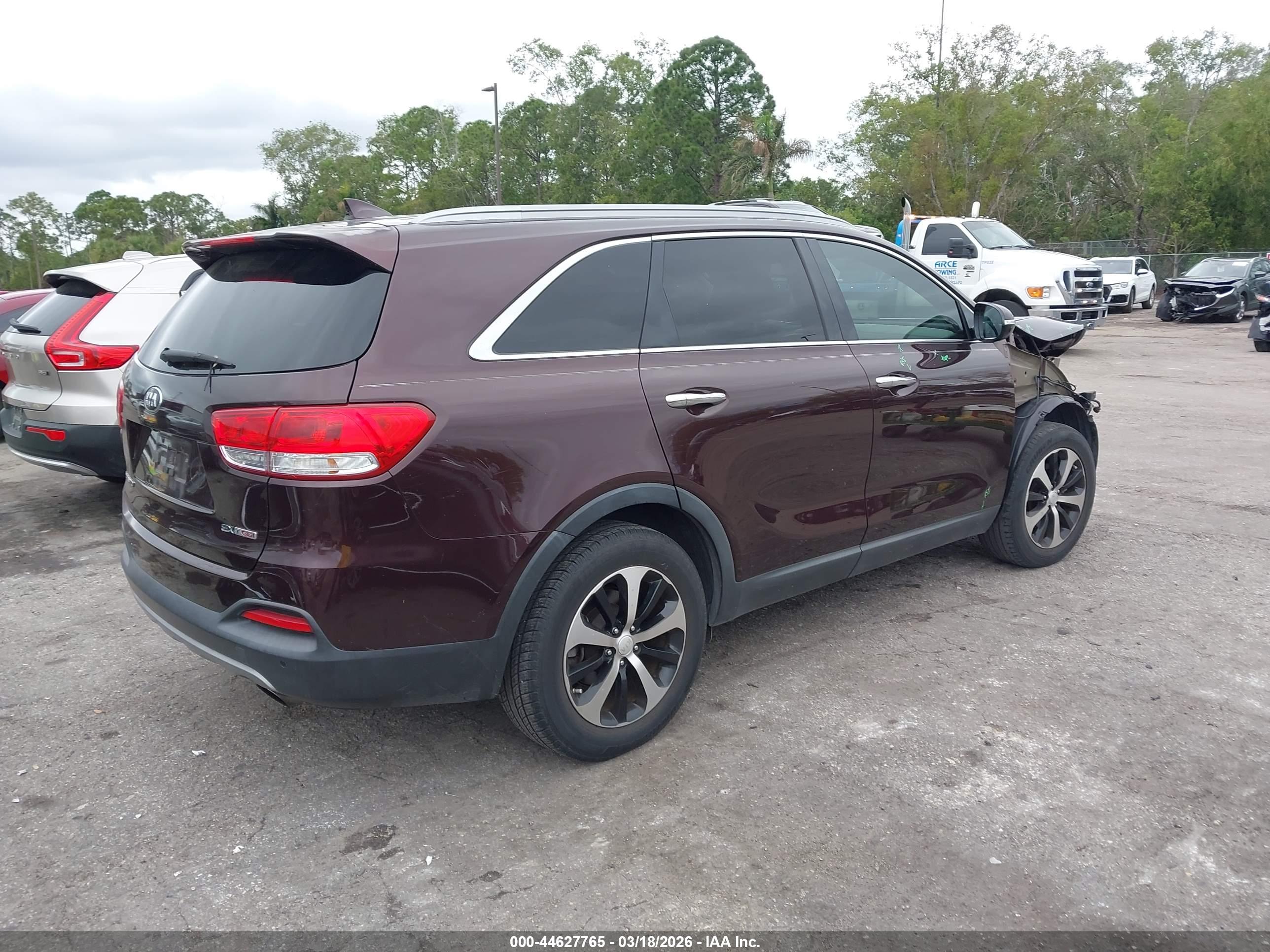 KIA SORENTO image 4