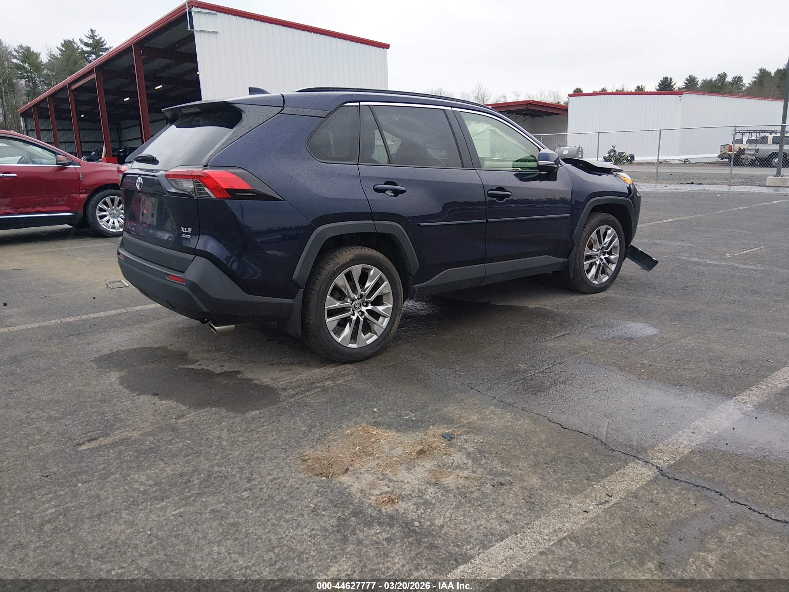 TOYOTA RAV4 image 4