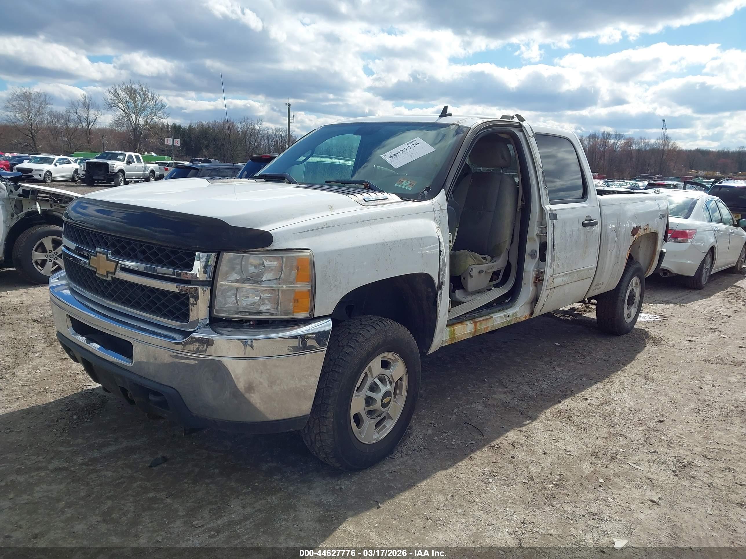 CHEVROLET SILVERADO image 2