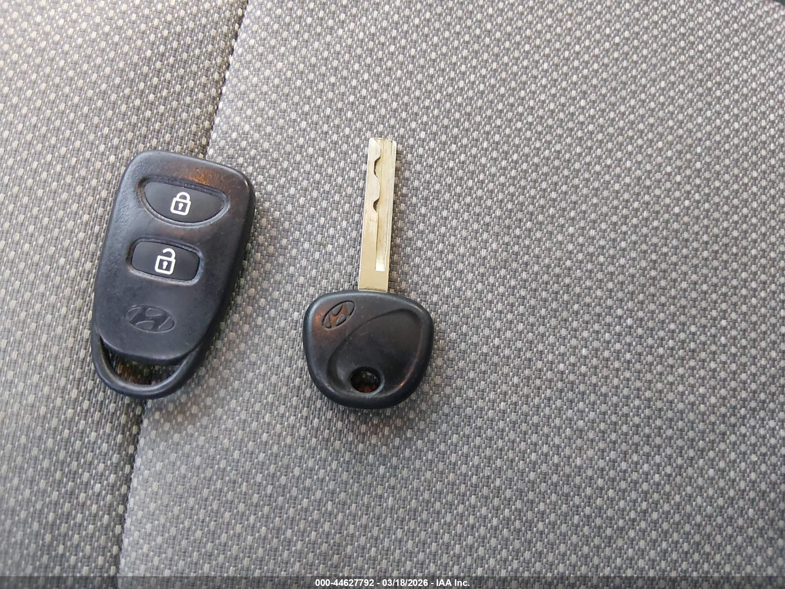 HYUNDAI ACCENT image 11