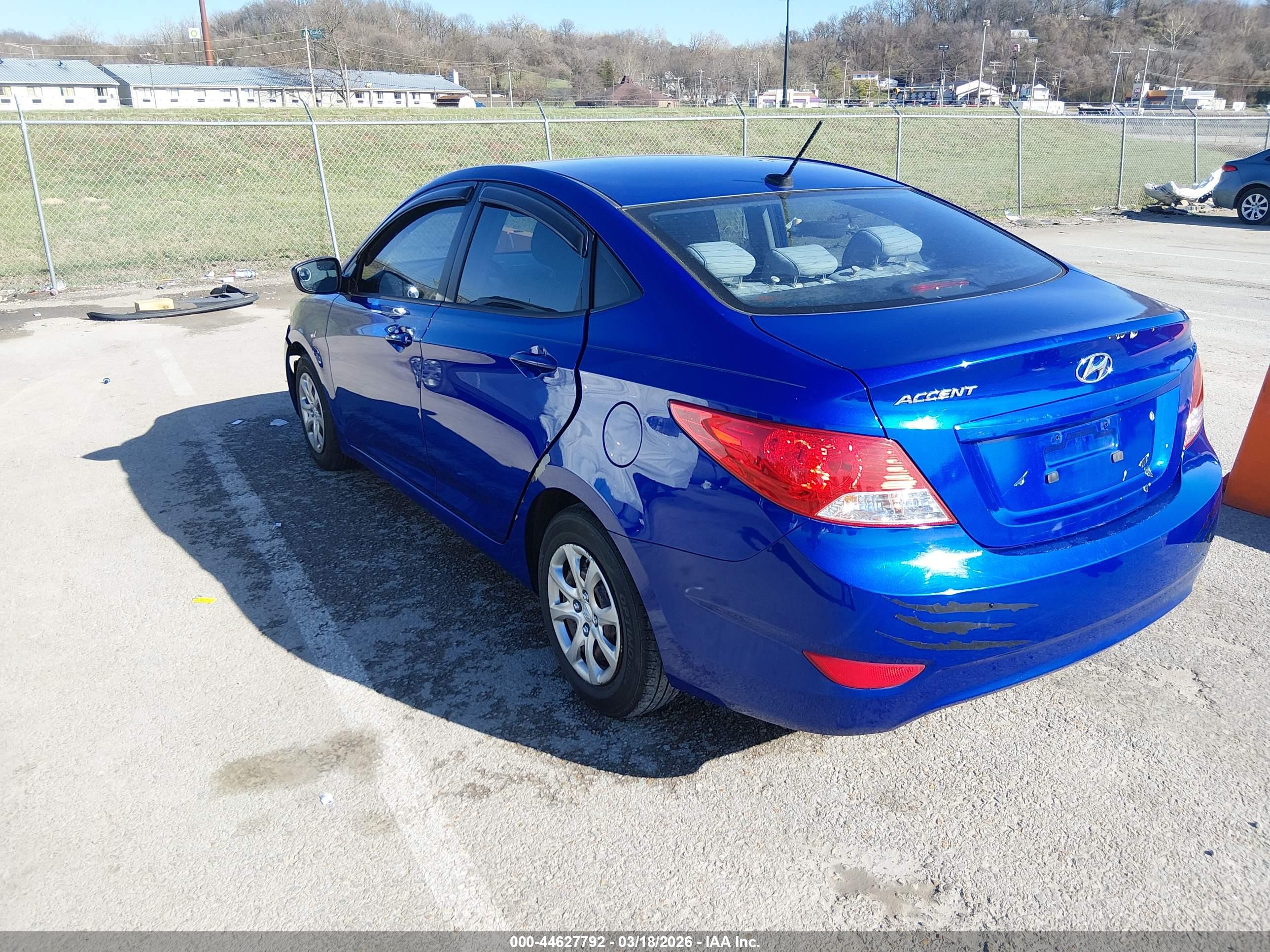 HYUNDAI ACCENT image 3
