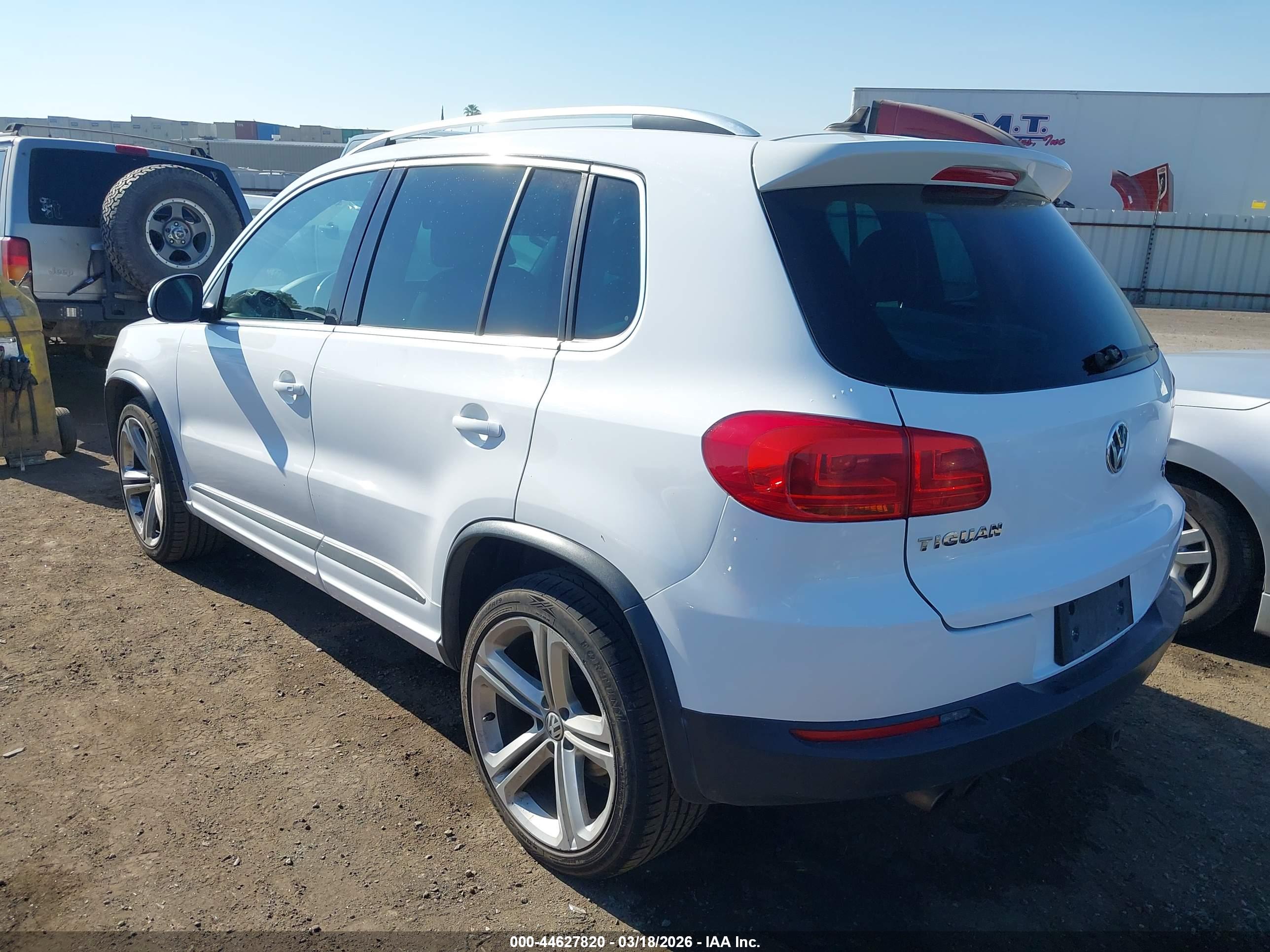 VOLKSWAGEN TIGUAN image 3