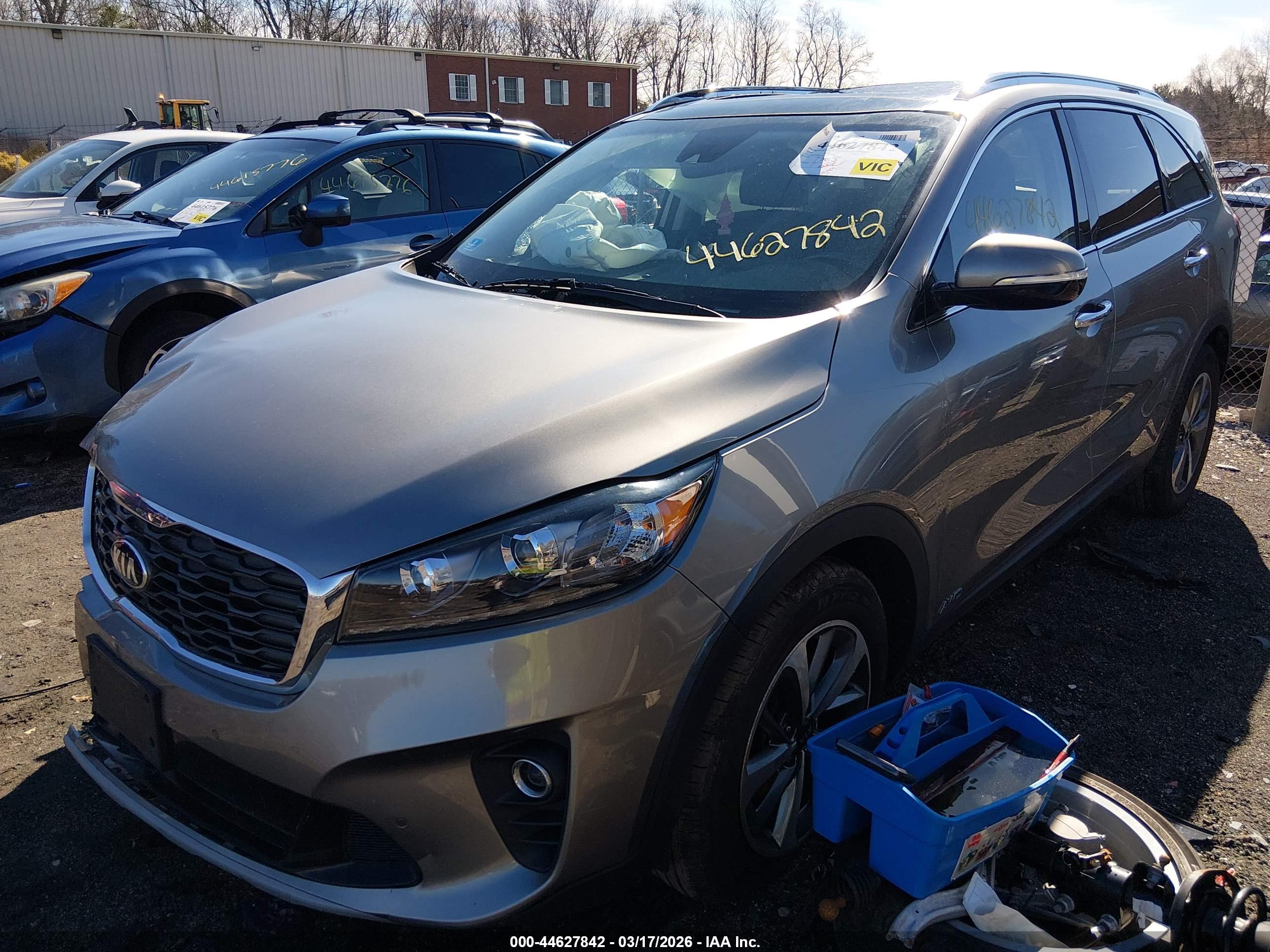 KIA SORENTO image 2