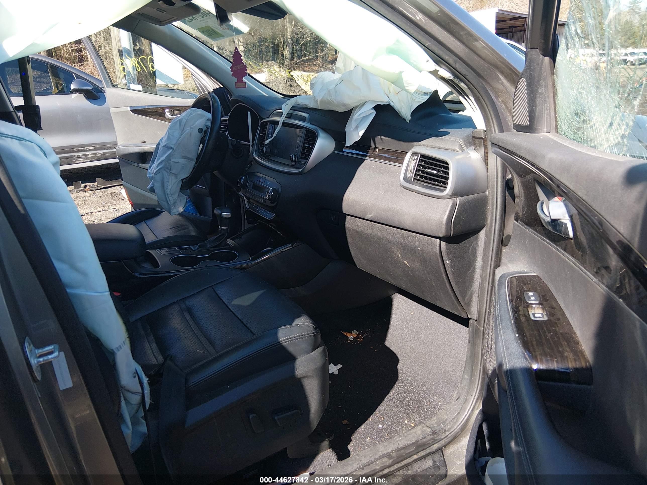 KIA SORENTO image 5