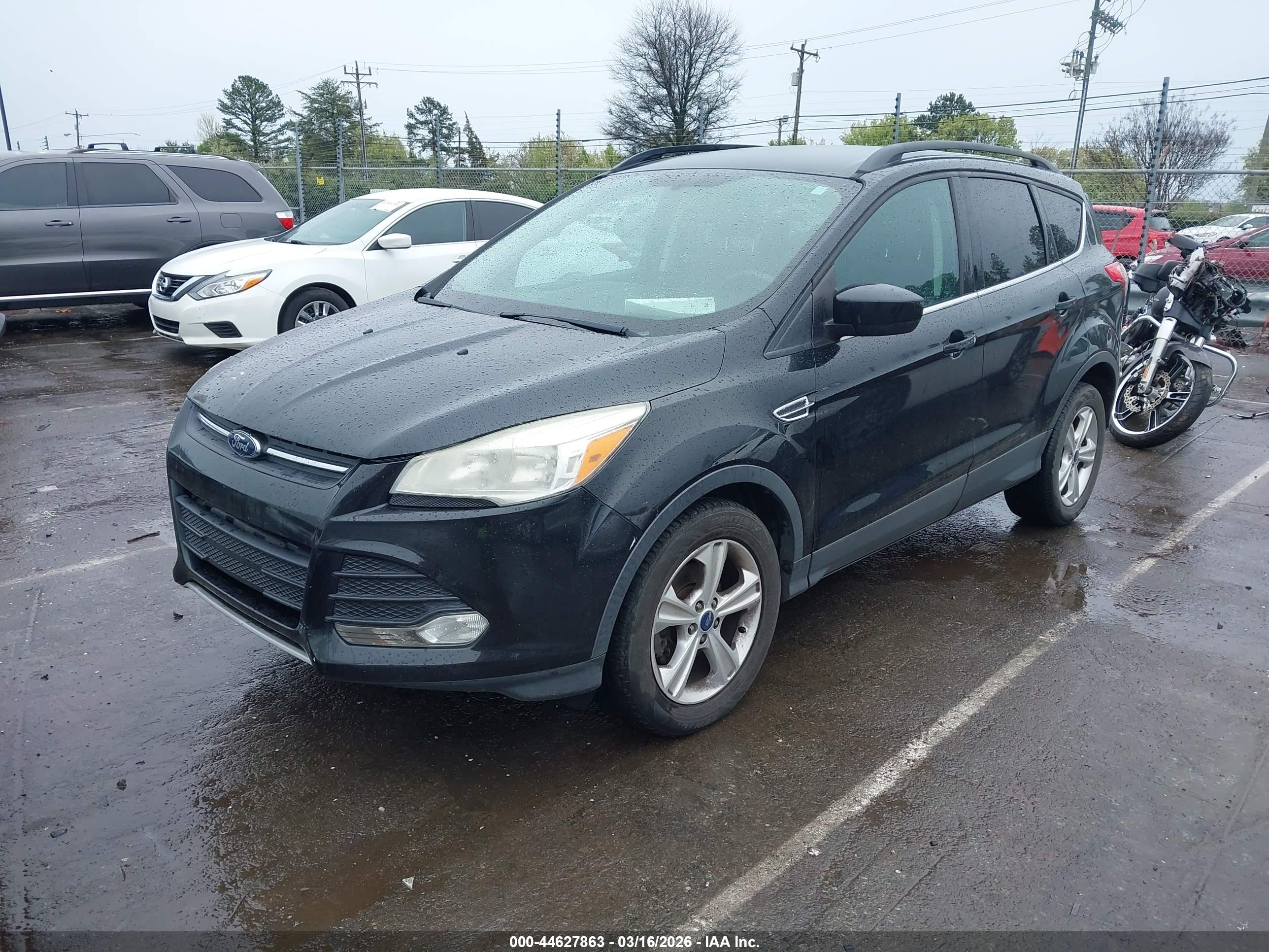 FORD ESCAPE image 2