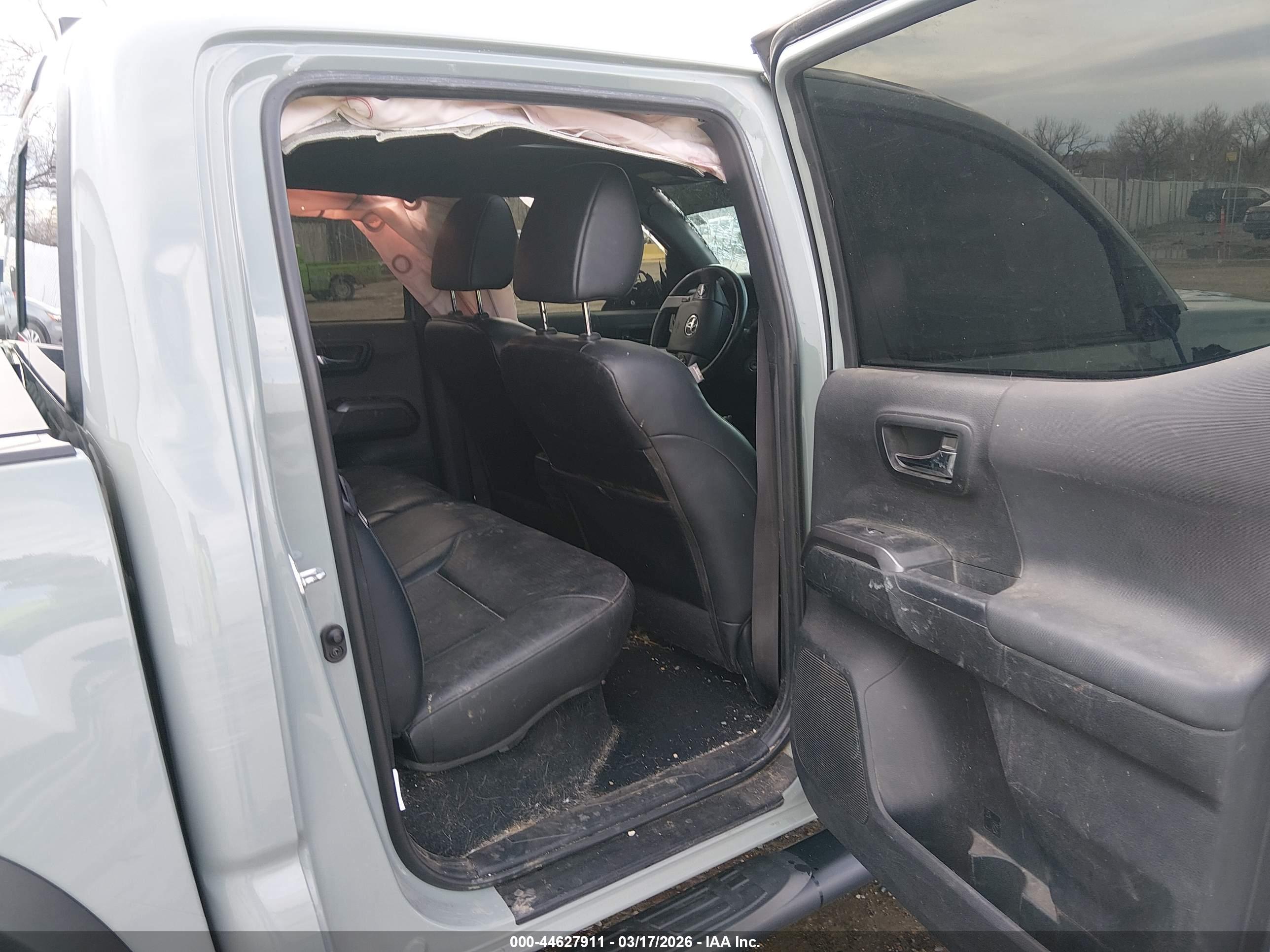 TOYOTA TACOMA image 8