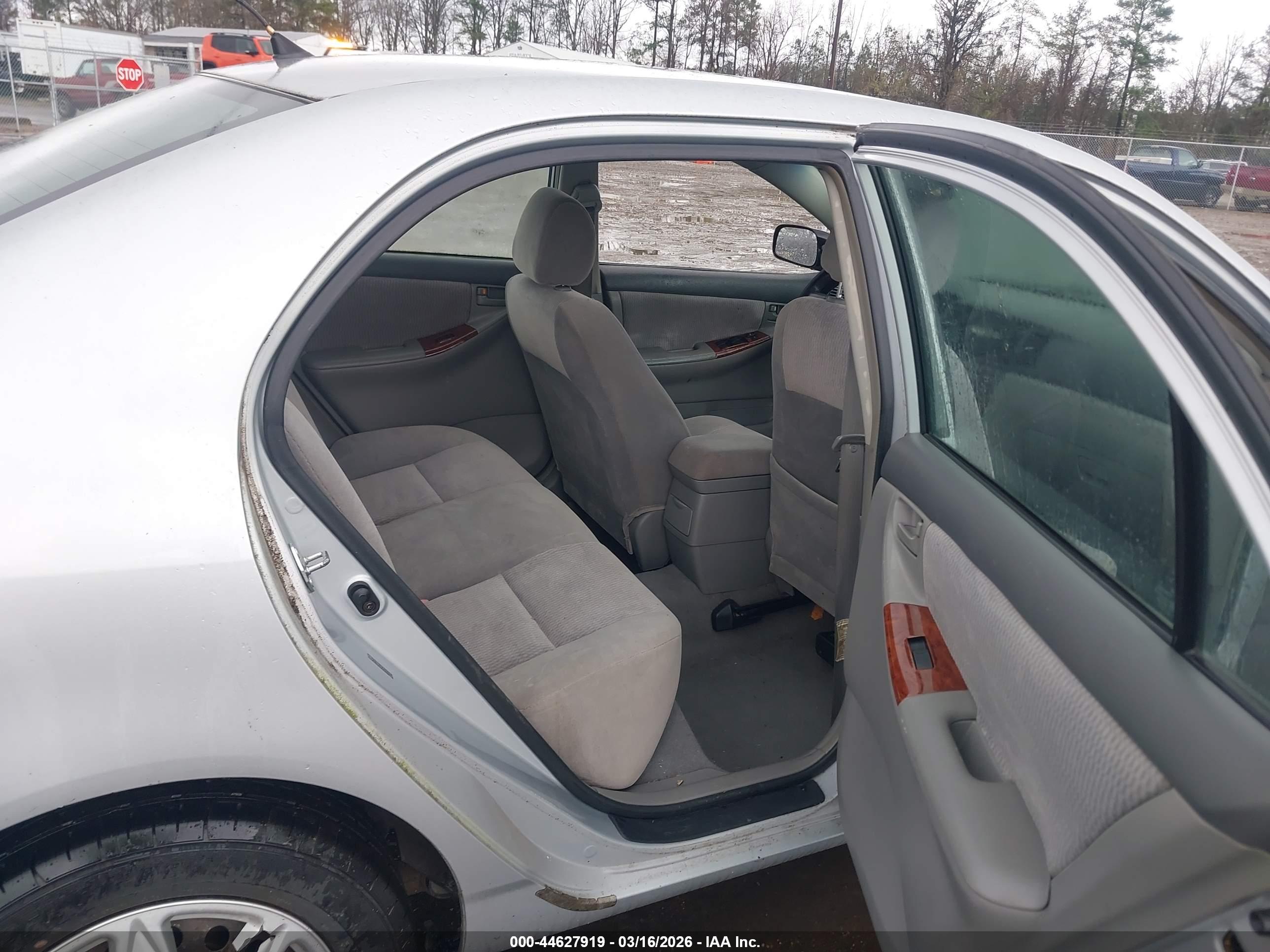 TOYOTA COROLLA image 8