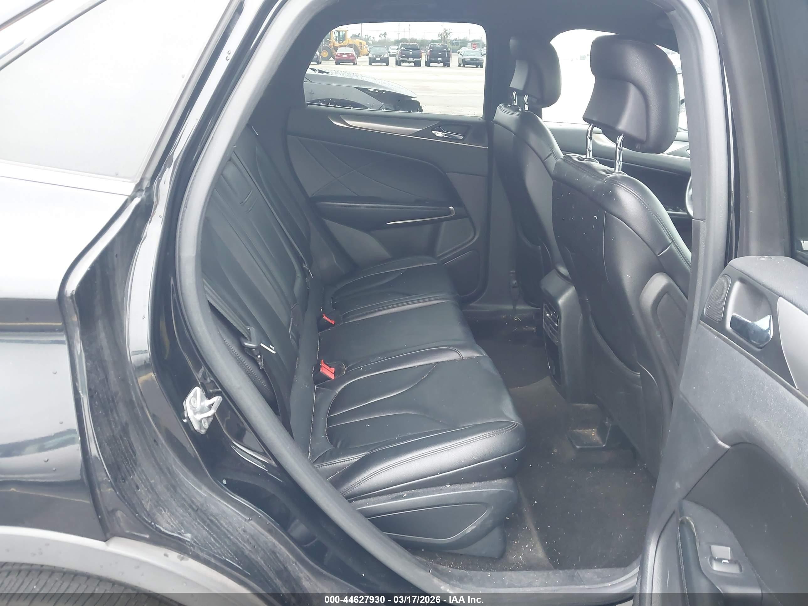 LINCOLN MKC image 8