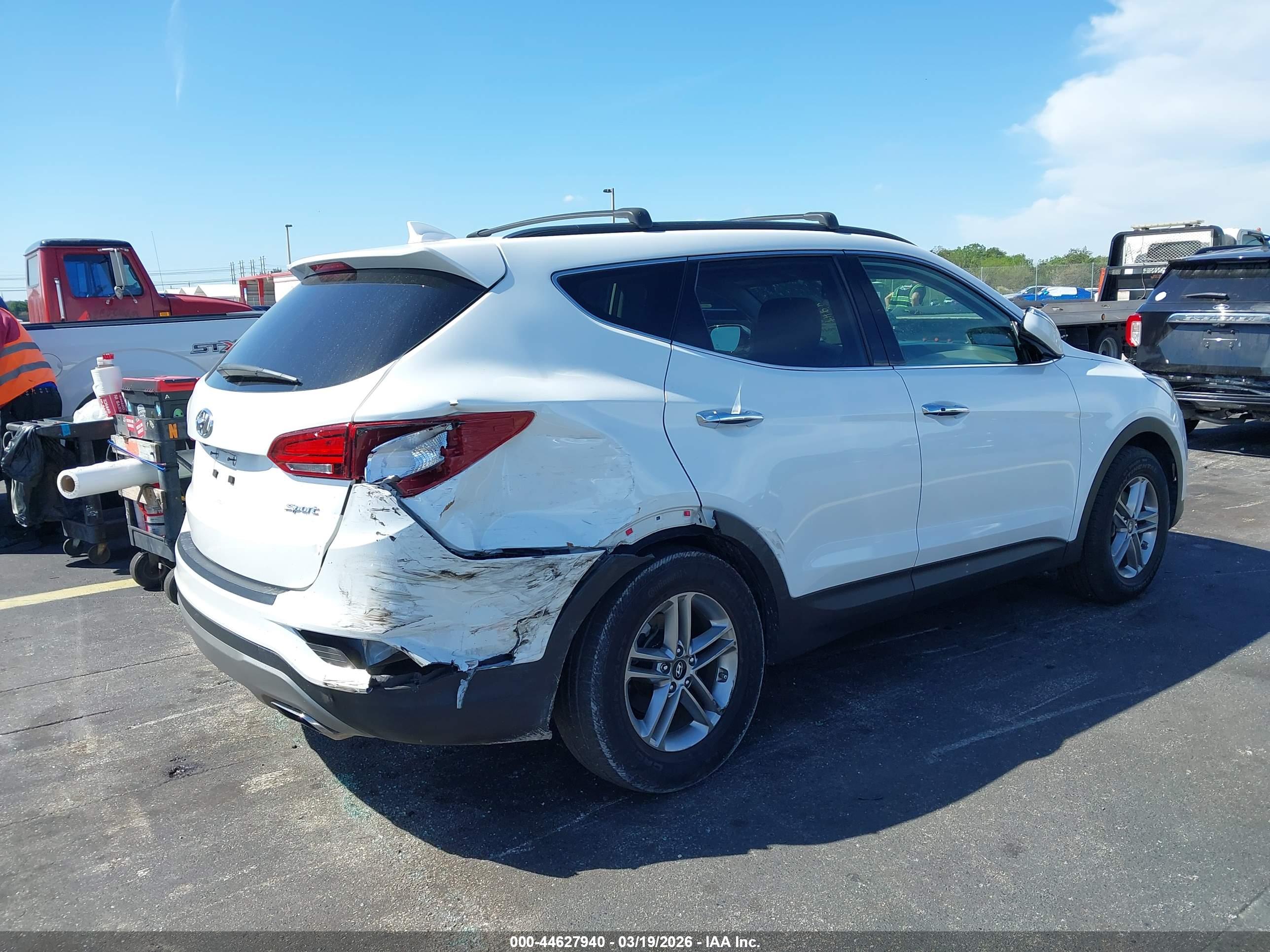 HYUNDAI SANTA image 4