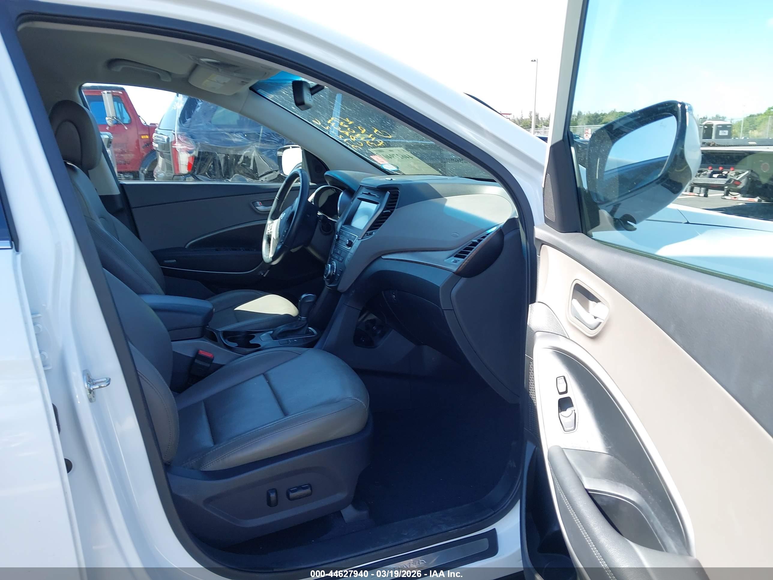 HYUNDAI SANTA image 5