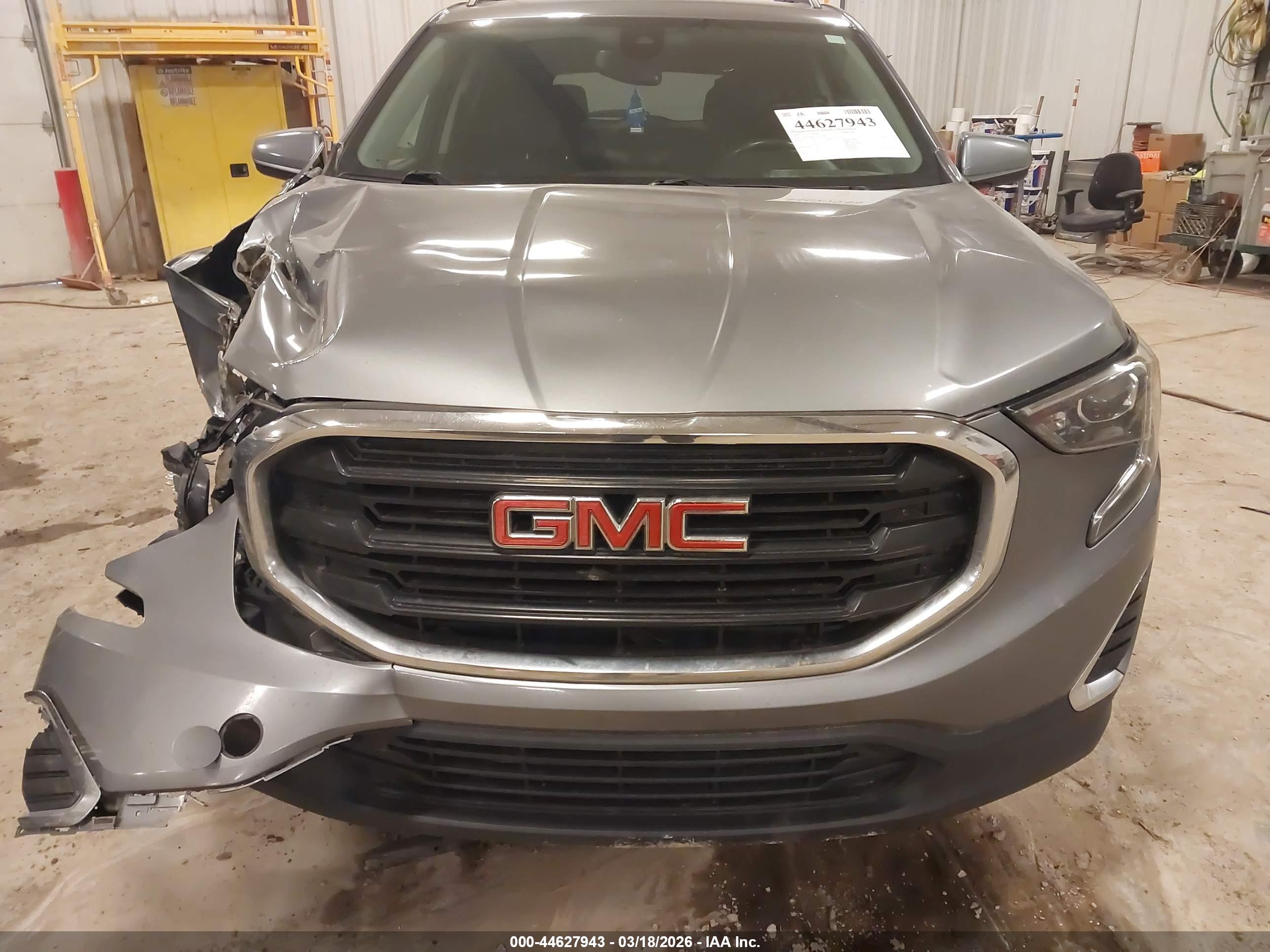 GMC TERRAIN image 6