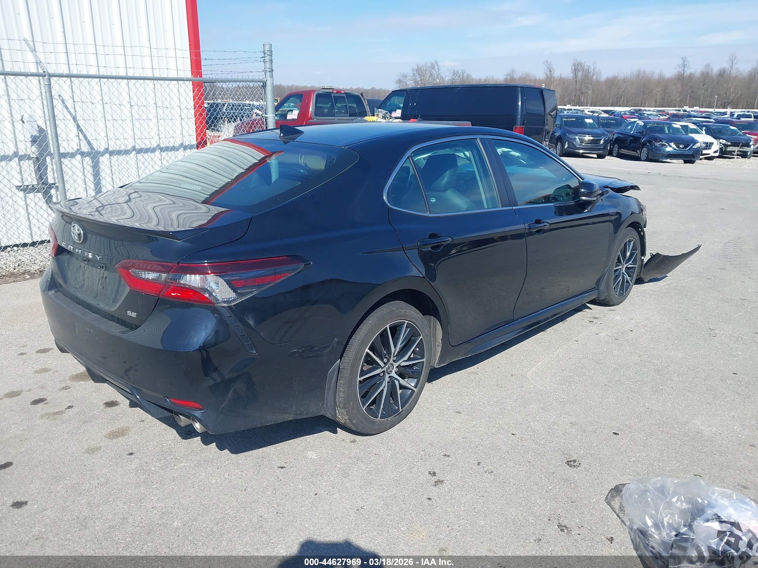 TOYOTA CAMRY image 4