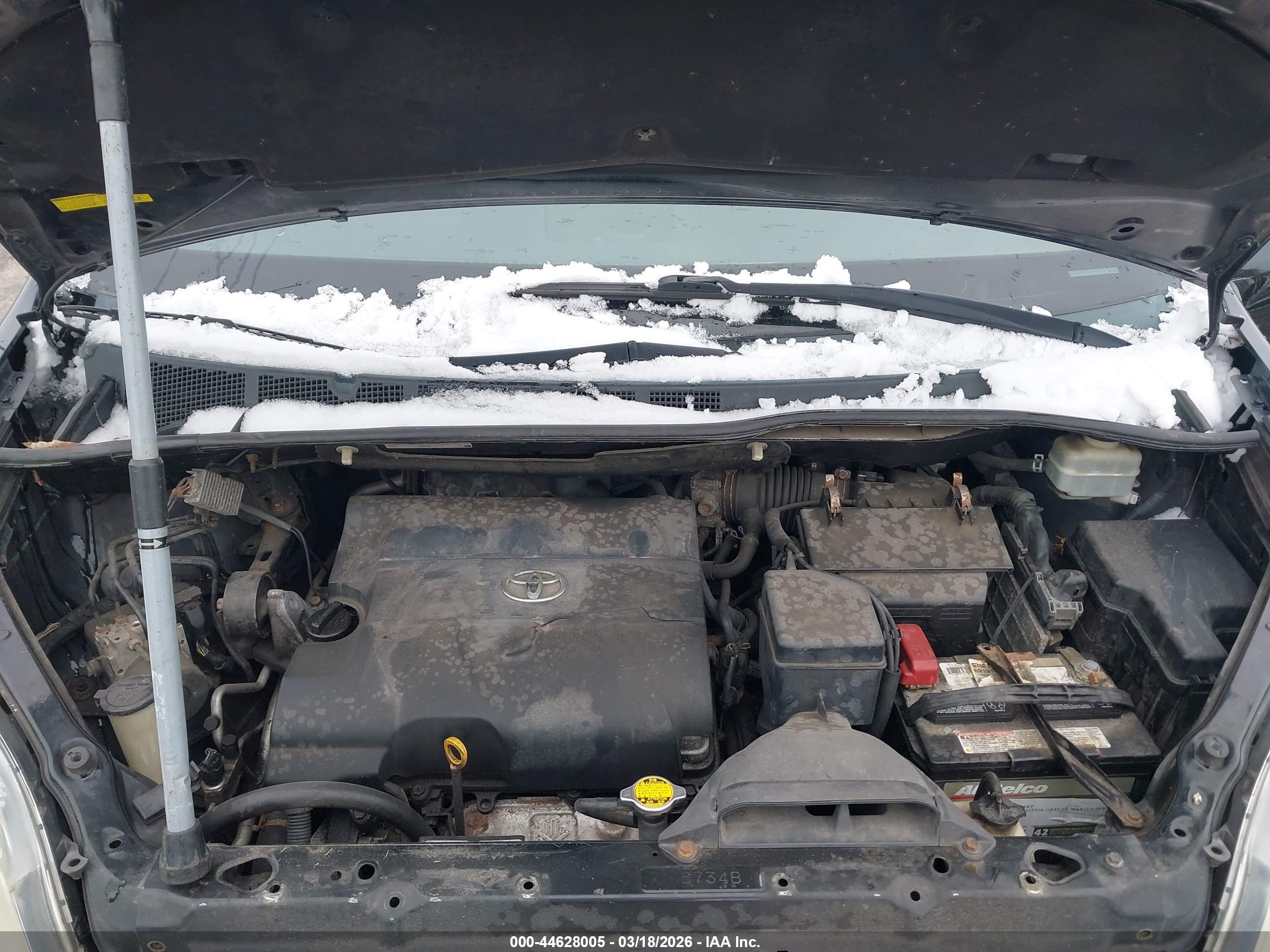 TOYOTA SIENNA image 10