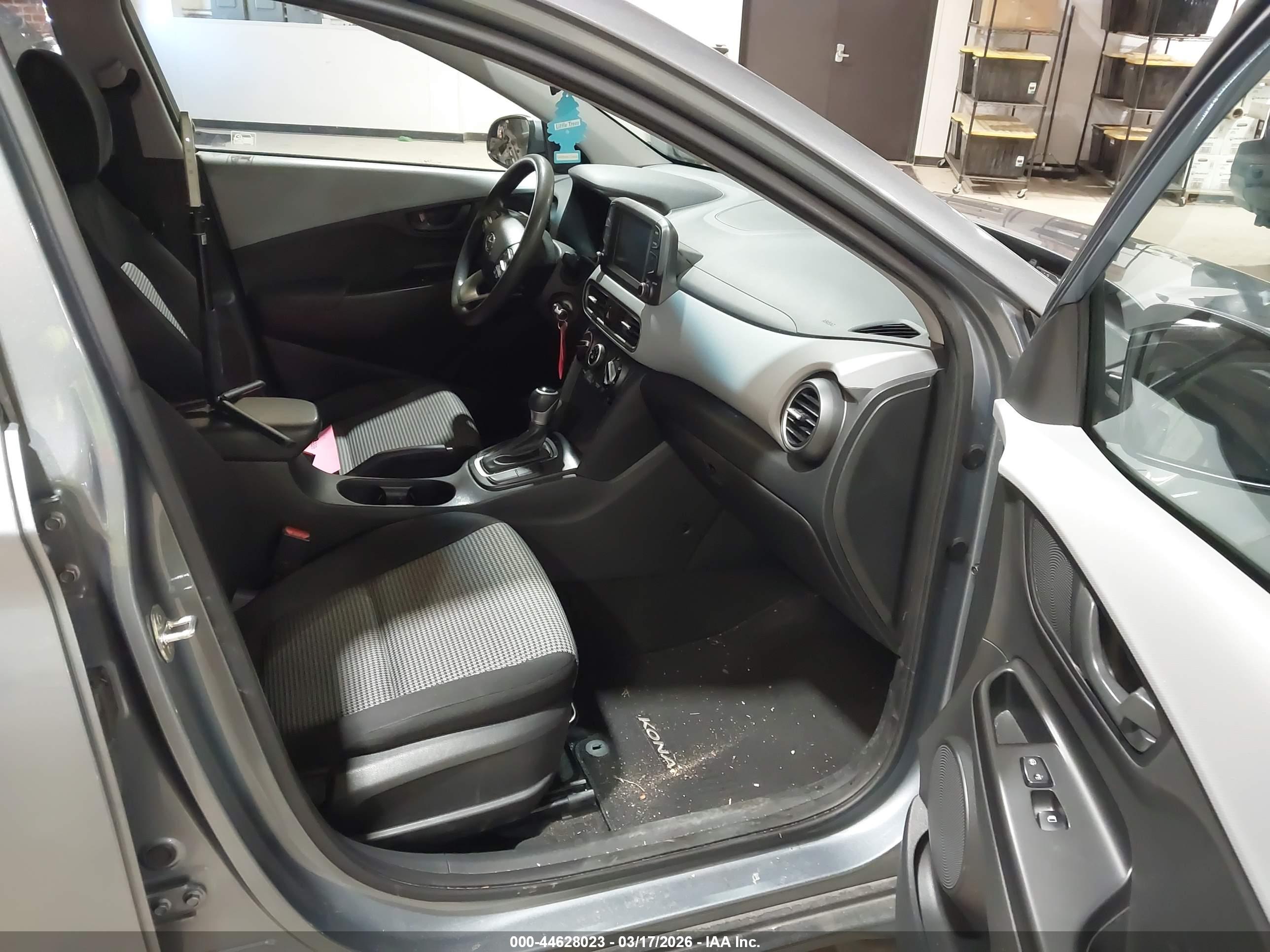 HYUNDAI KONA image 5