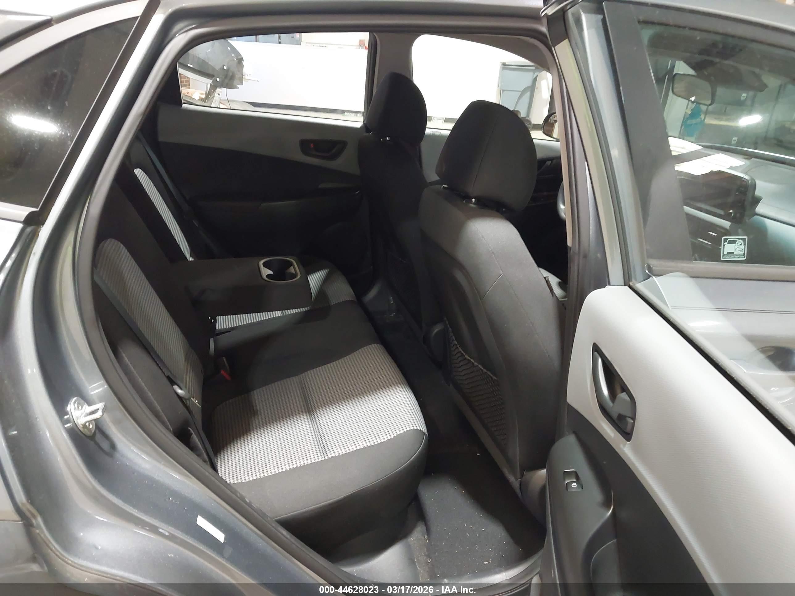 HYUNDAI KONA image 8