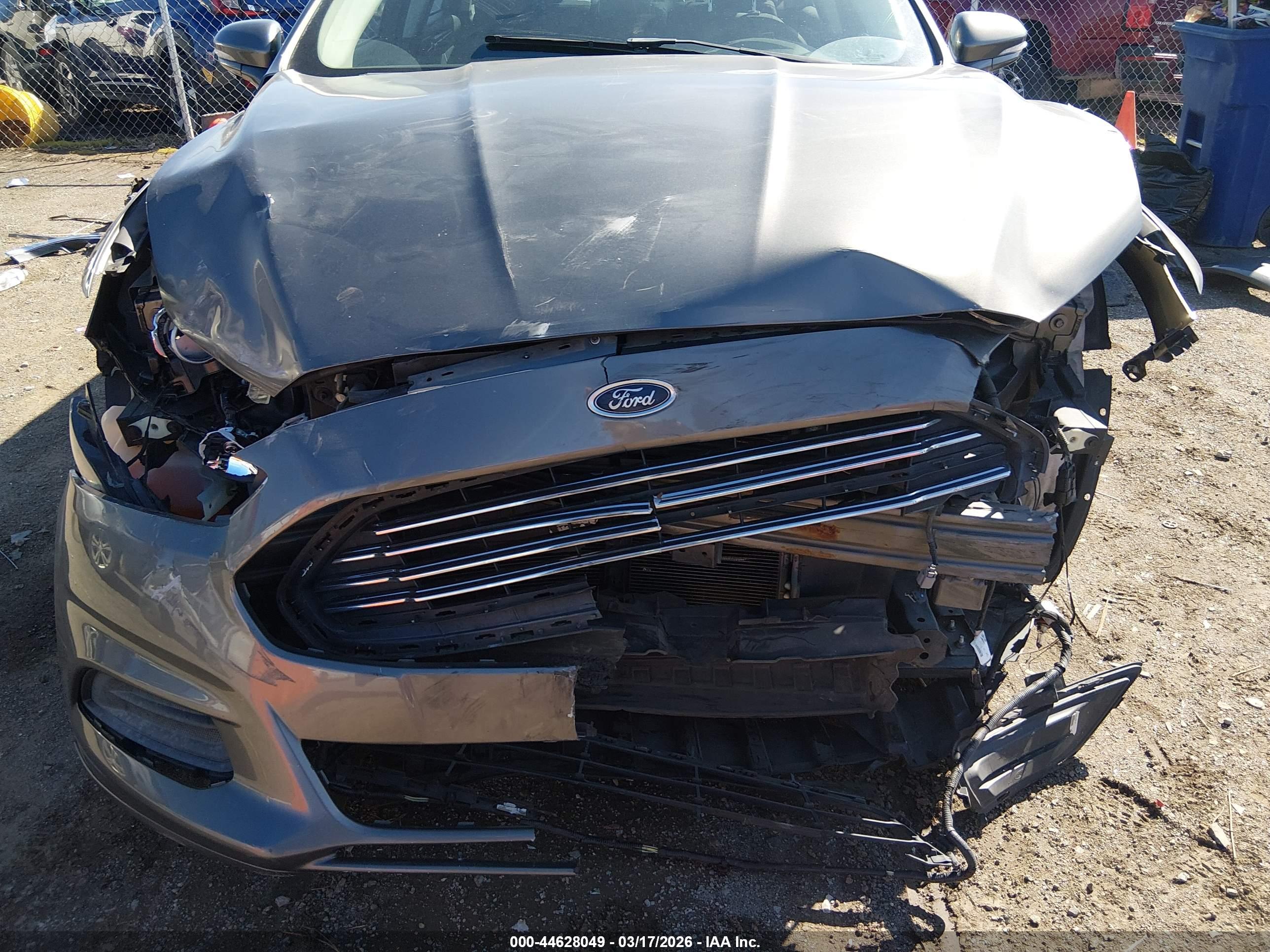 FORD FUSION image 6