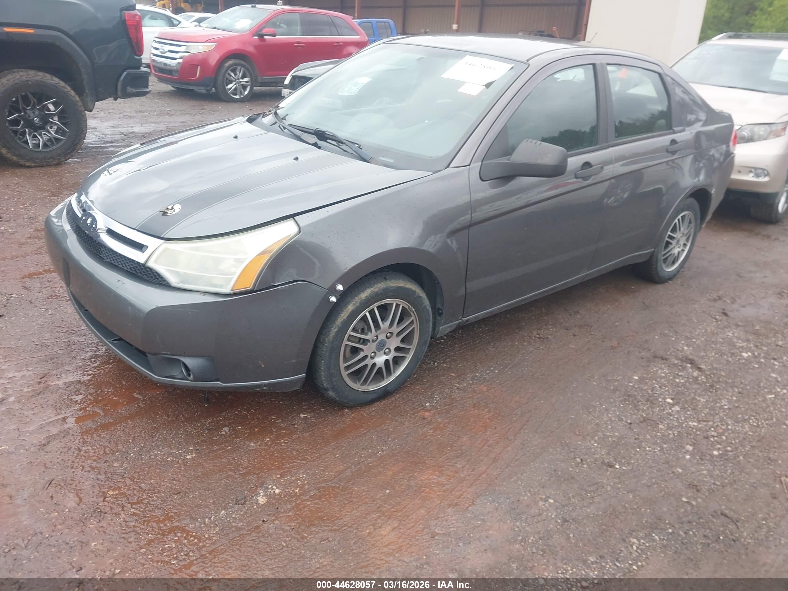 FORD FOCUS image 2