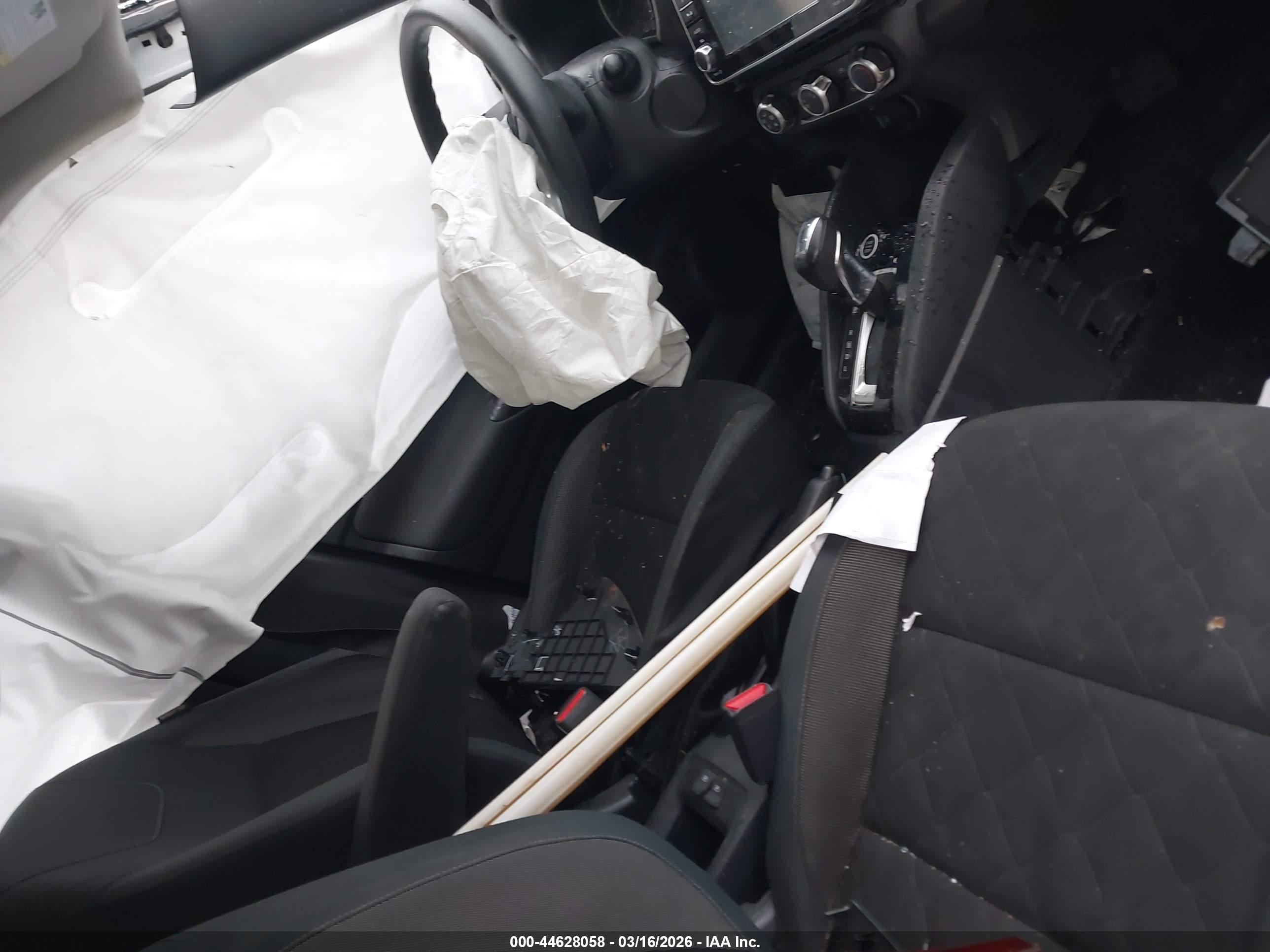 NISSAN KICKS image 5