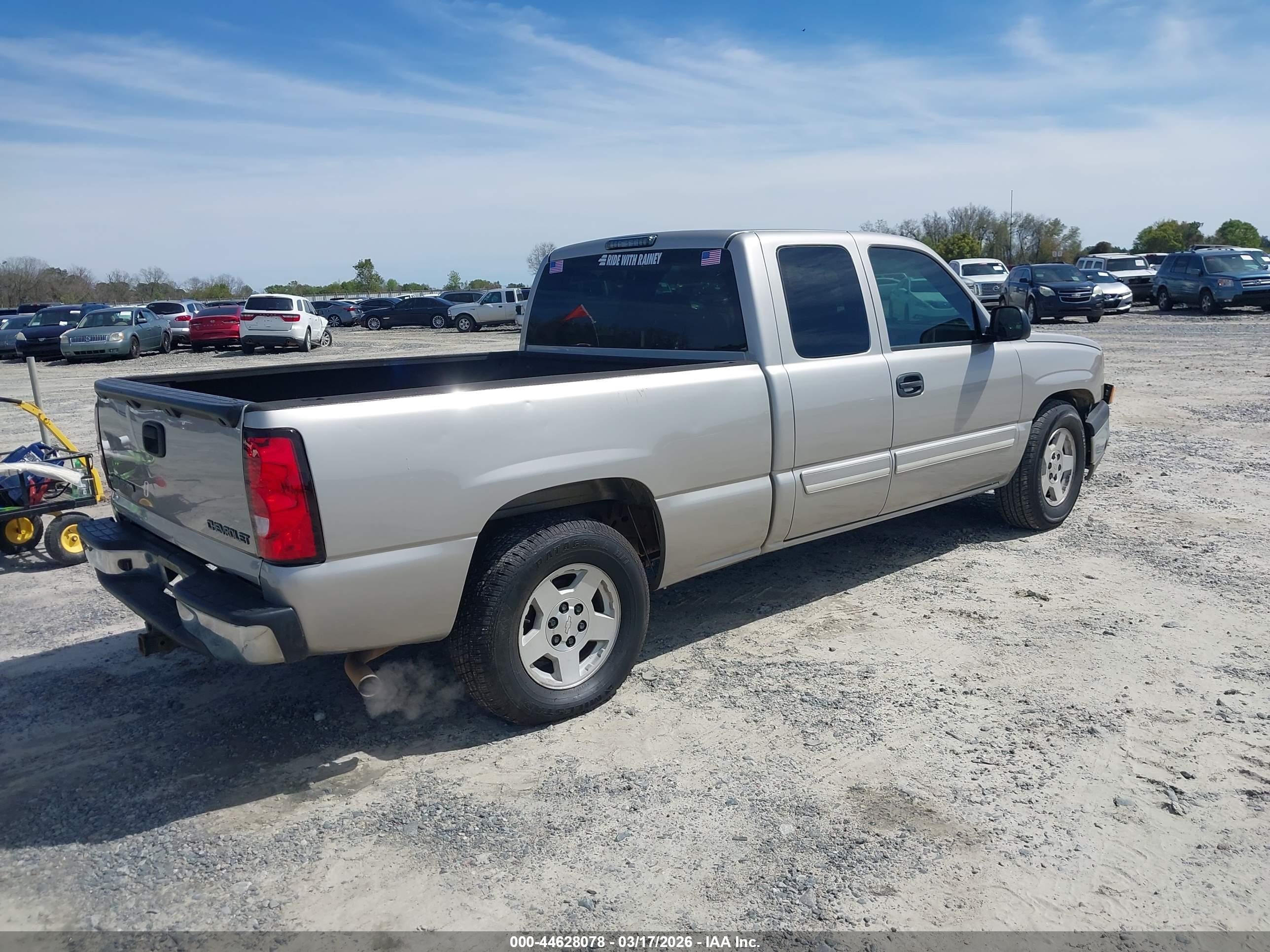 CHEVROLET SILVERADO image 4