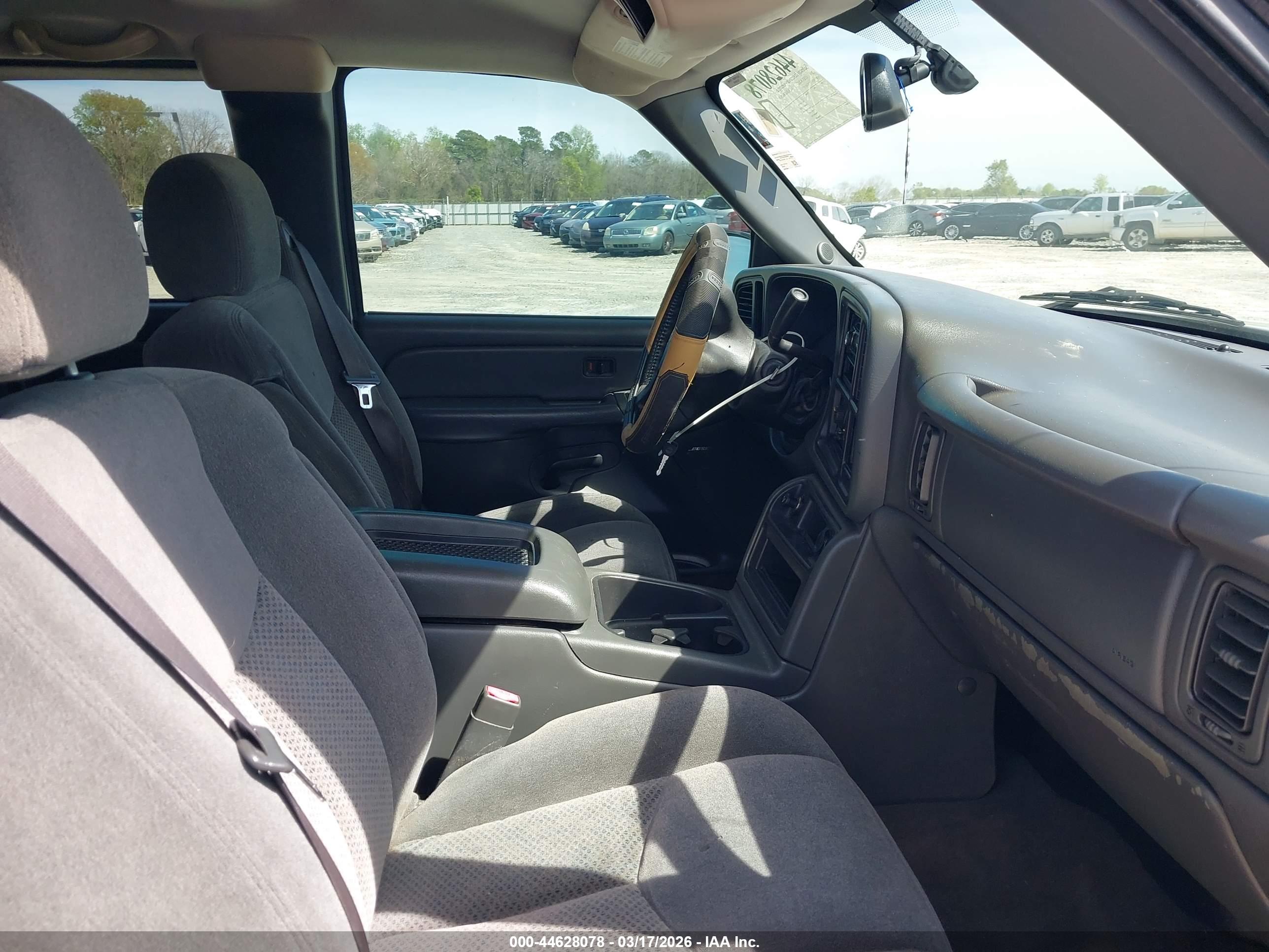 CHEVROLET SILVERADO image 5