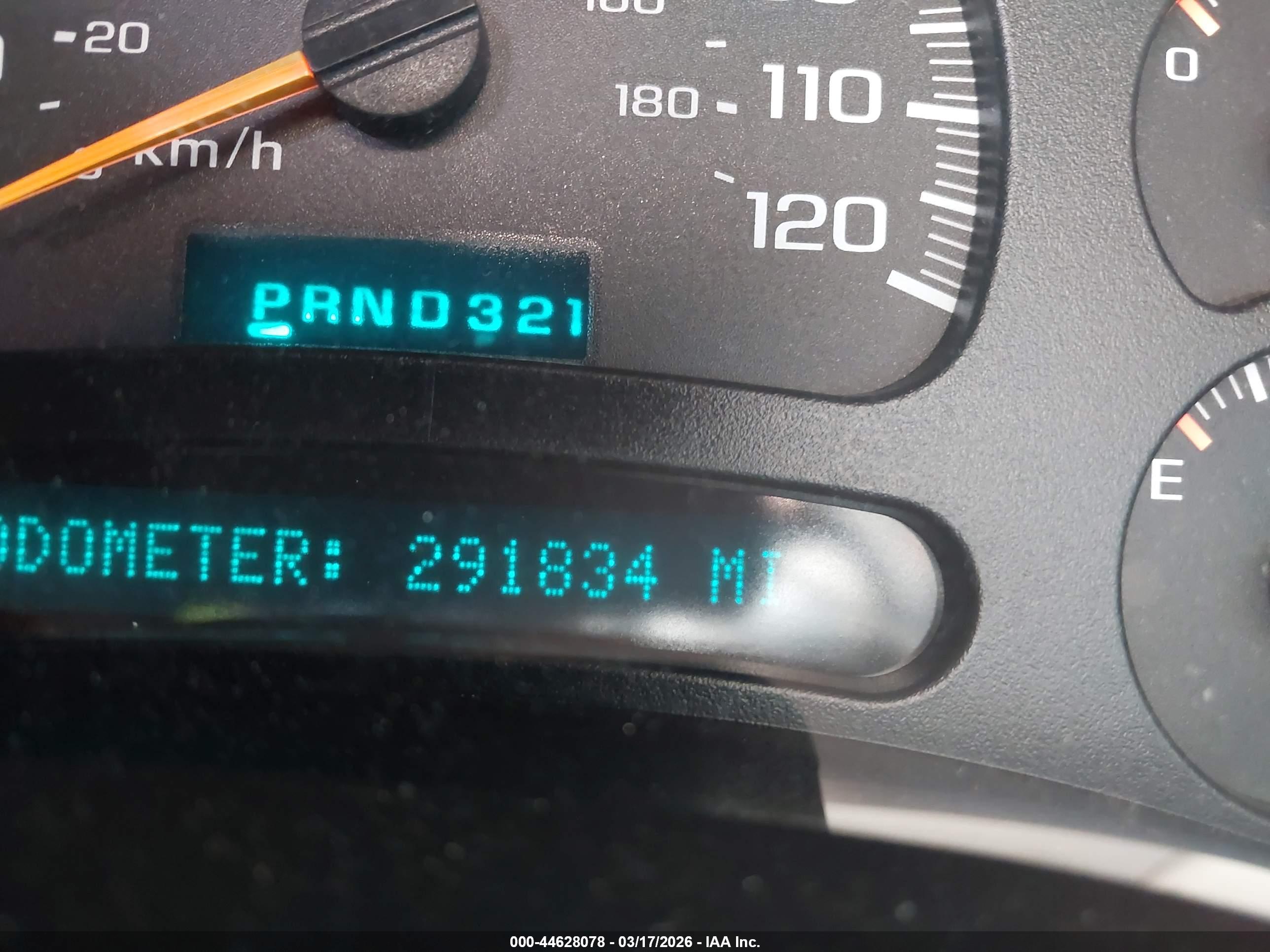 CHEVROLET SILVERADO image 7