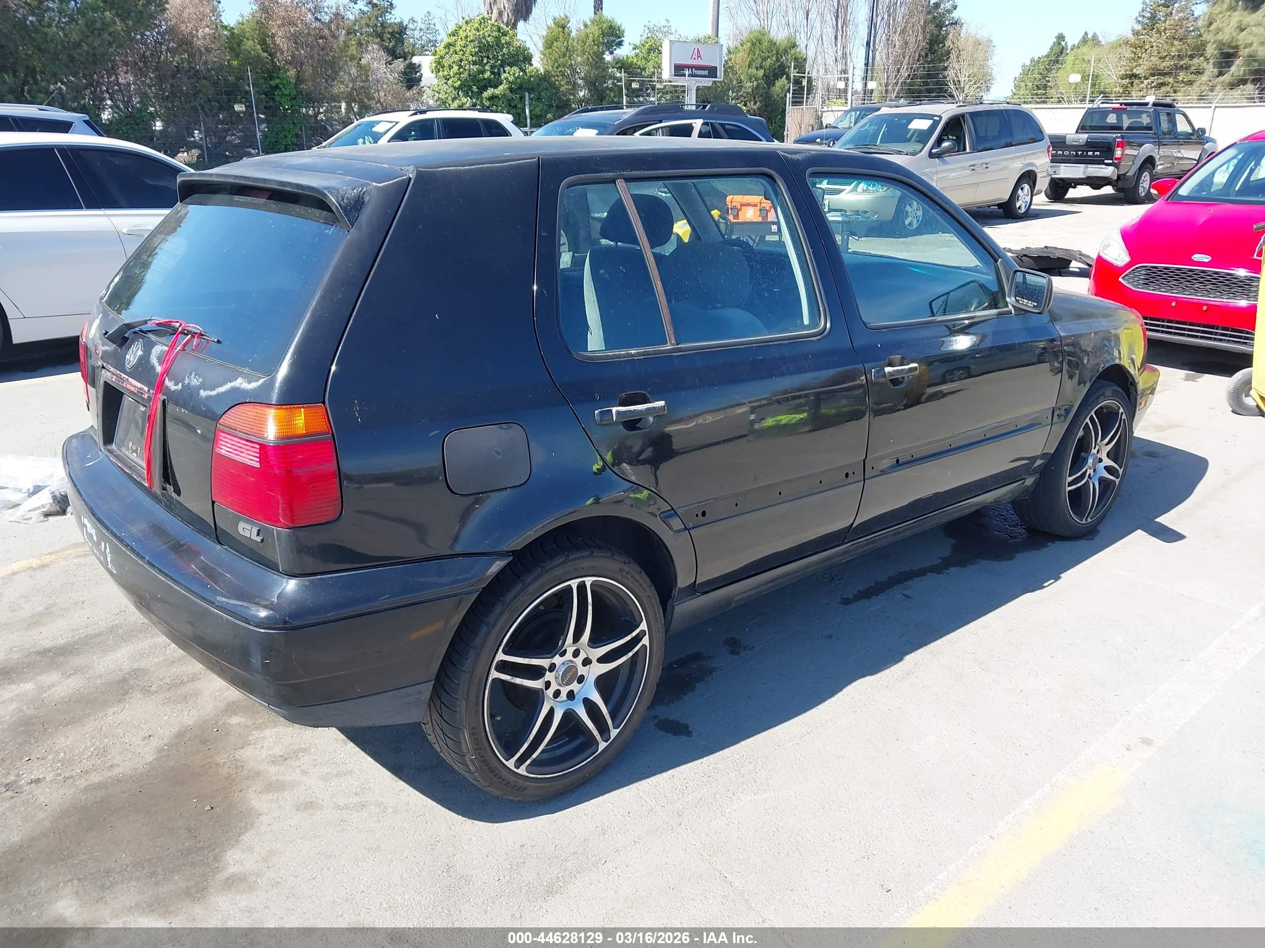 VOLKSWAGEN GOLF image 4