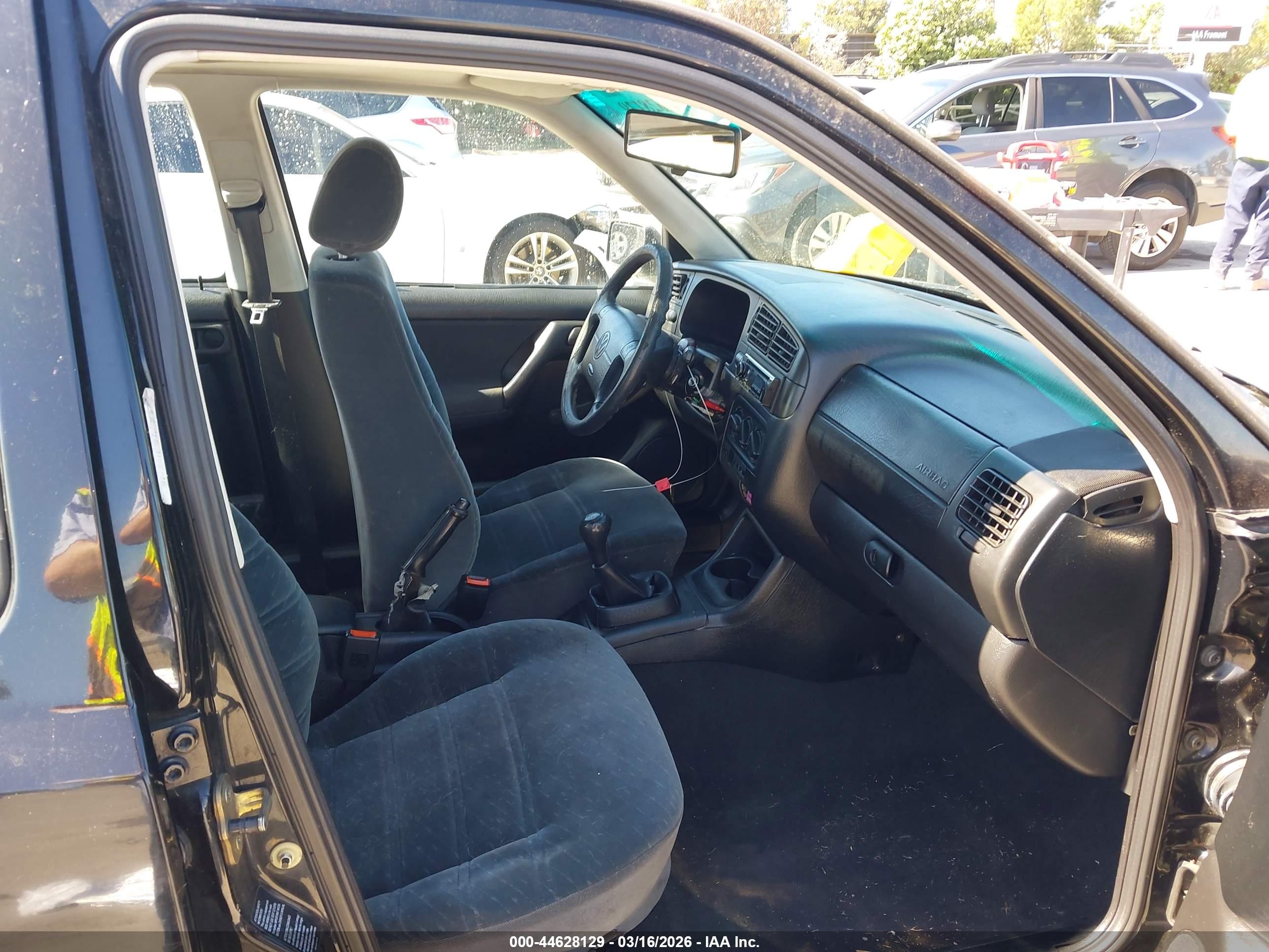 VOLKSWAGEN GOLF image 5