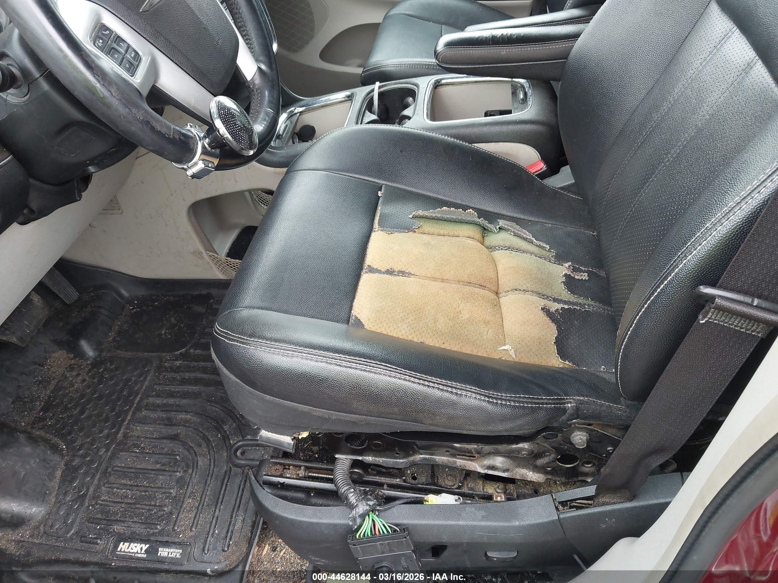 CHRYSLER TOWN image 6