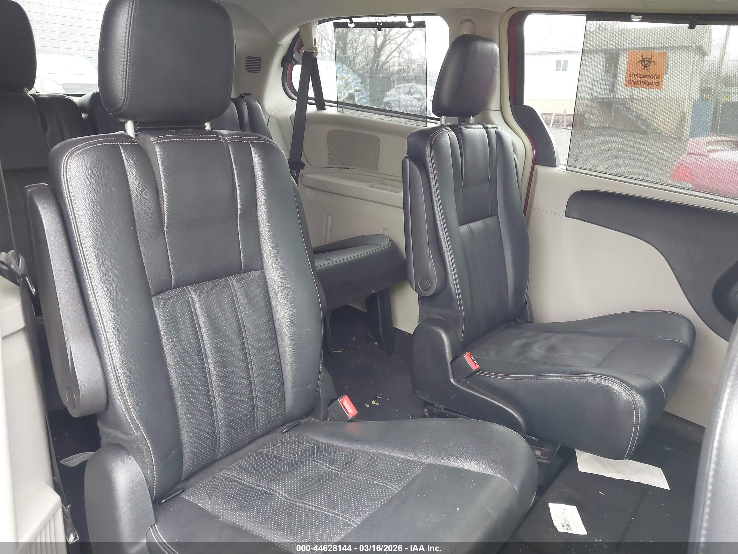 CHRYSLER TOWN image 8
