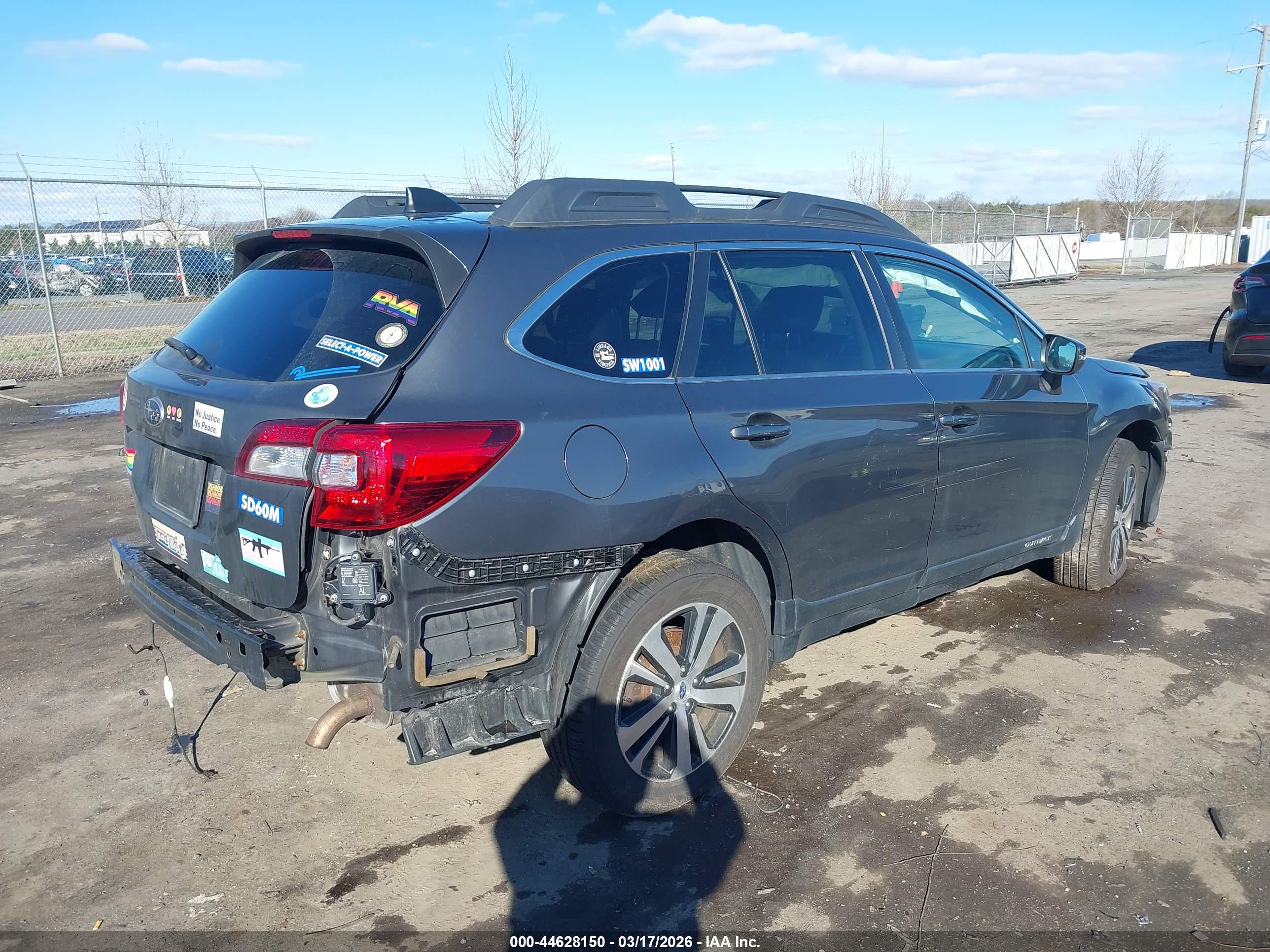 SUBARU OUTBACK image 4