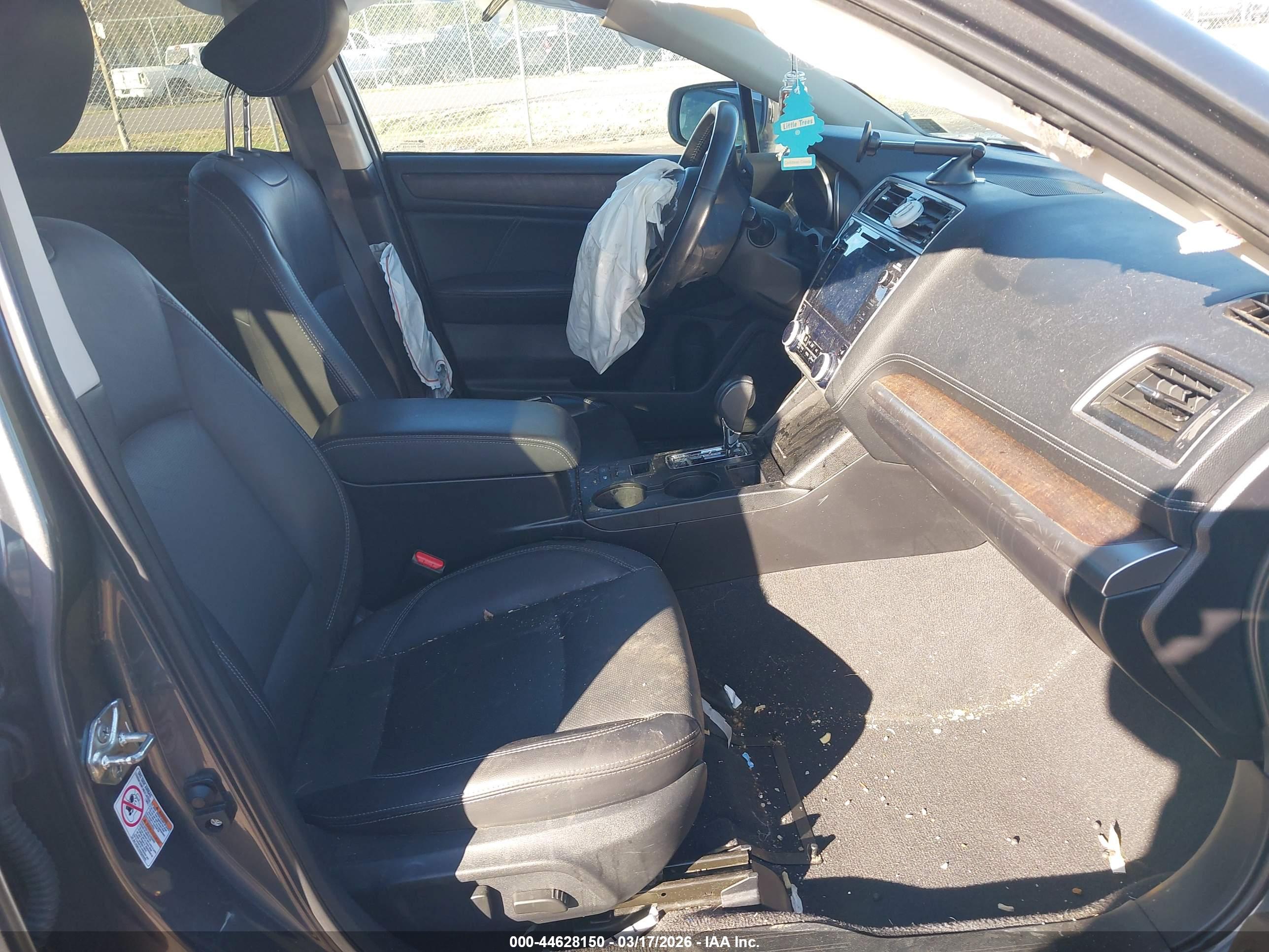 SUBARU OUTBACK image 5