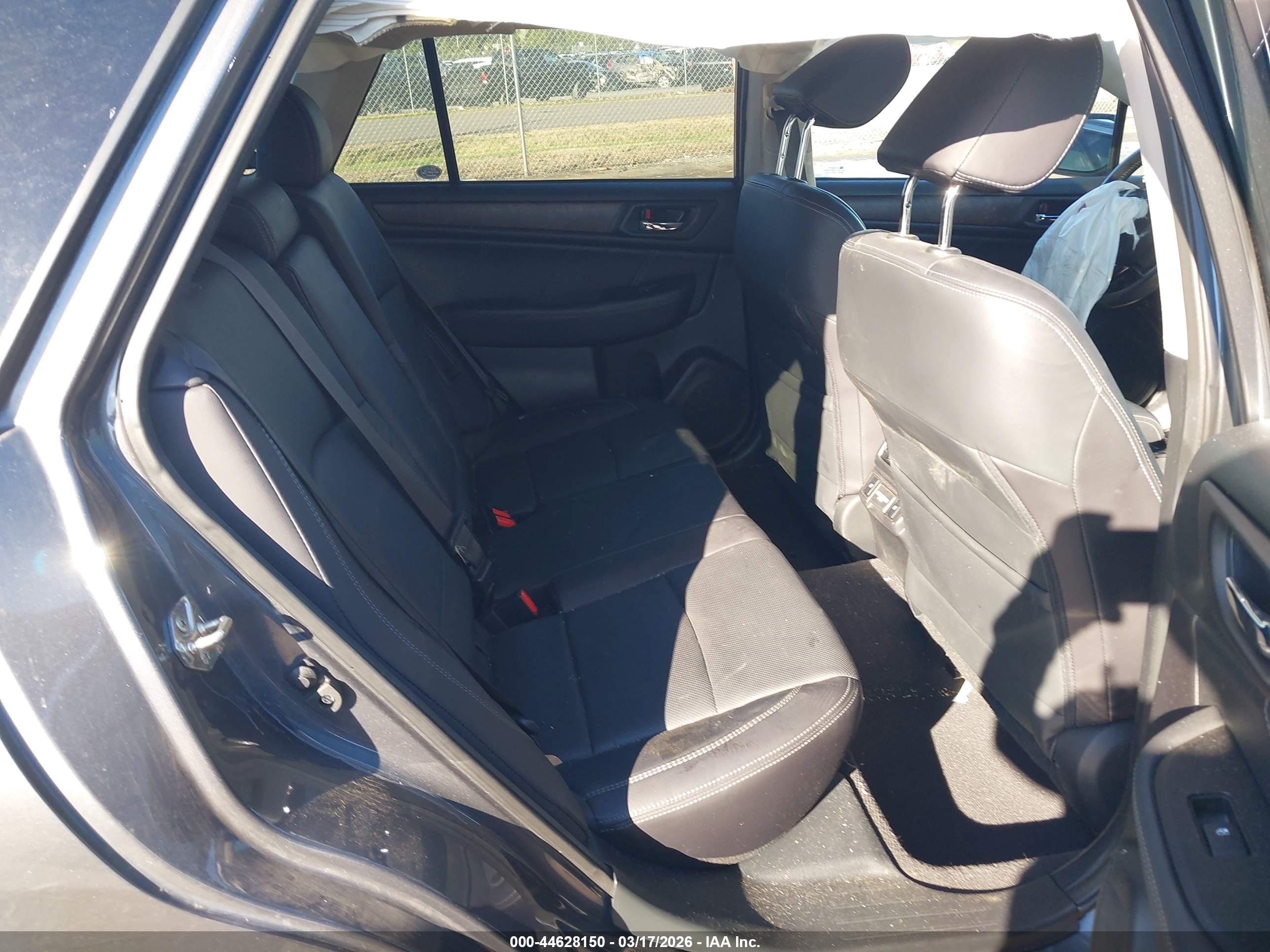 SUBARU OUTBACK image 8