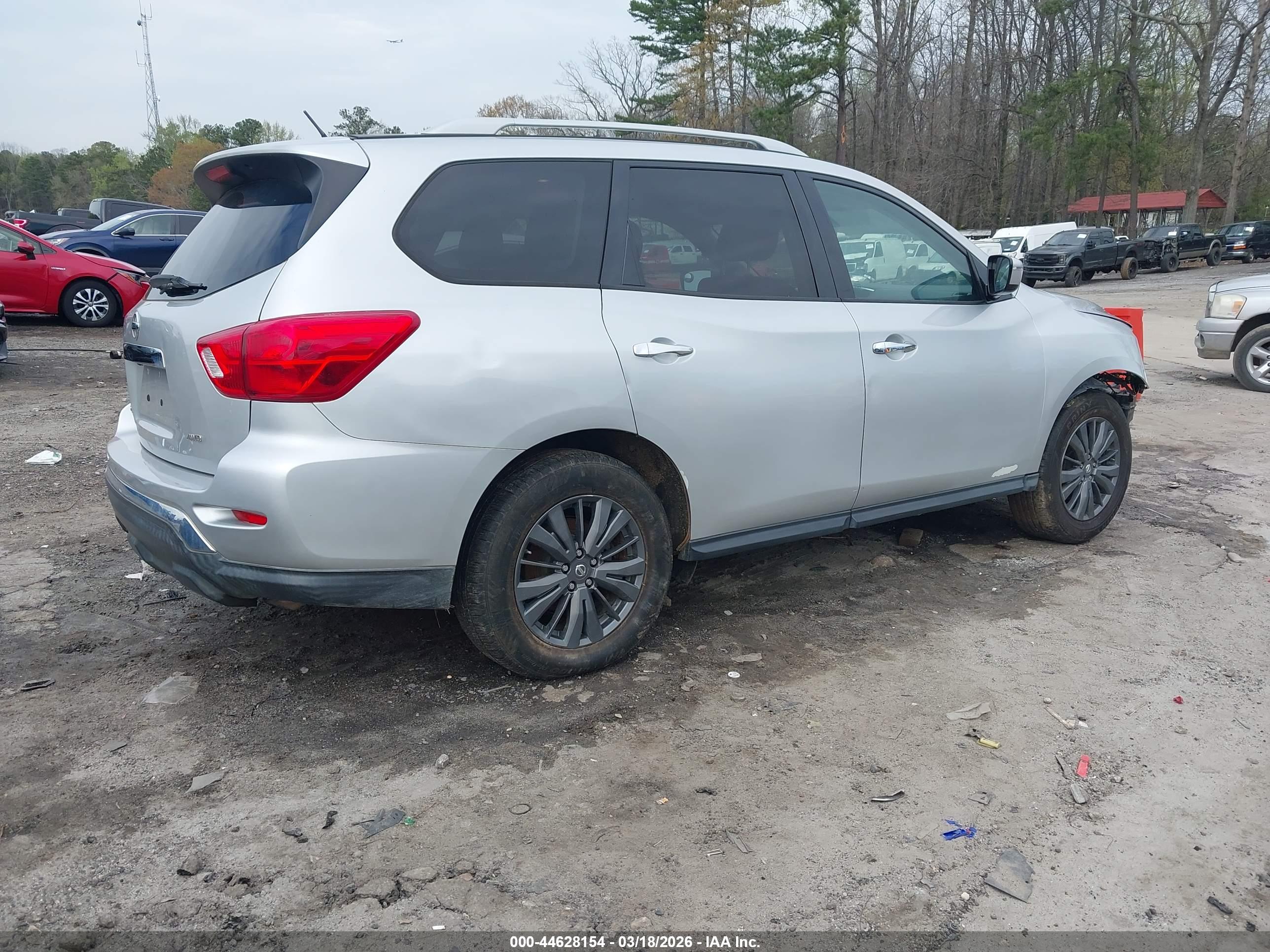 NISSAN PATHFINDER image 4