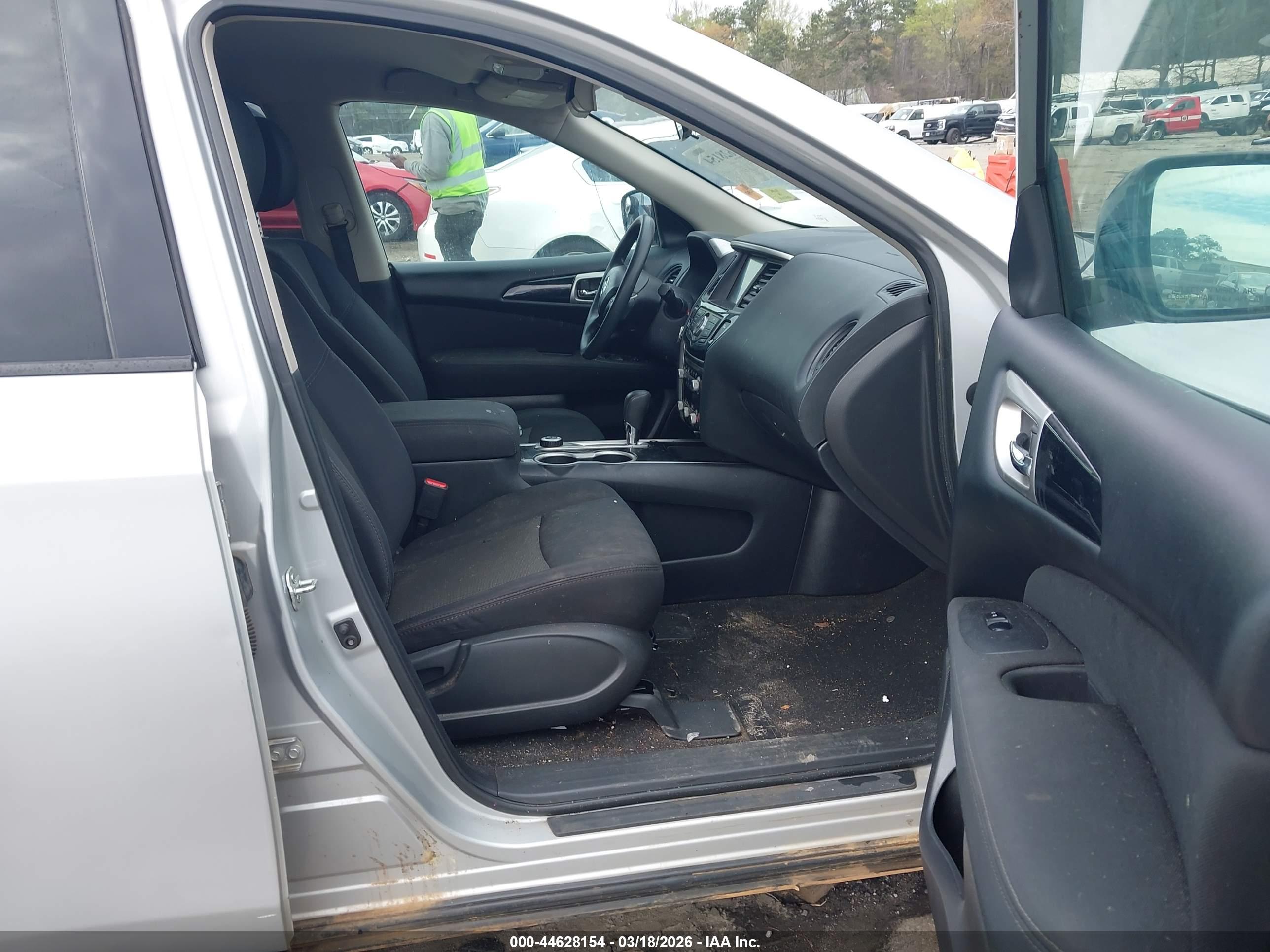 NISSAN PATHFINDER image 5