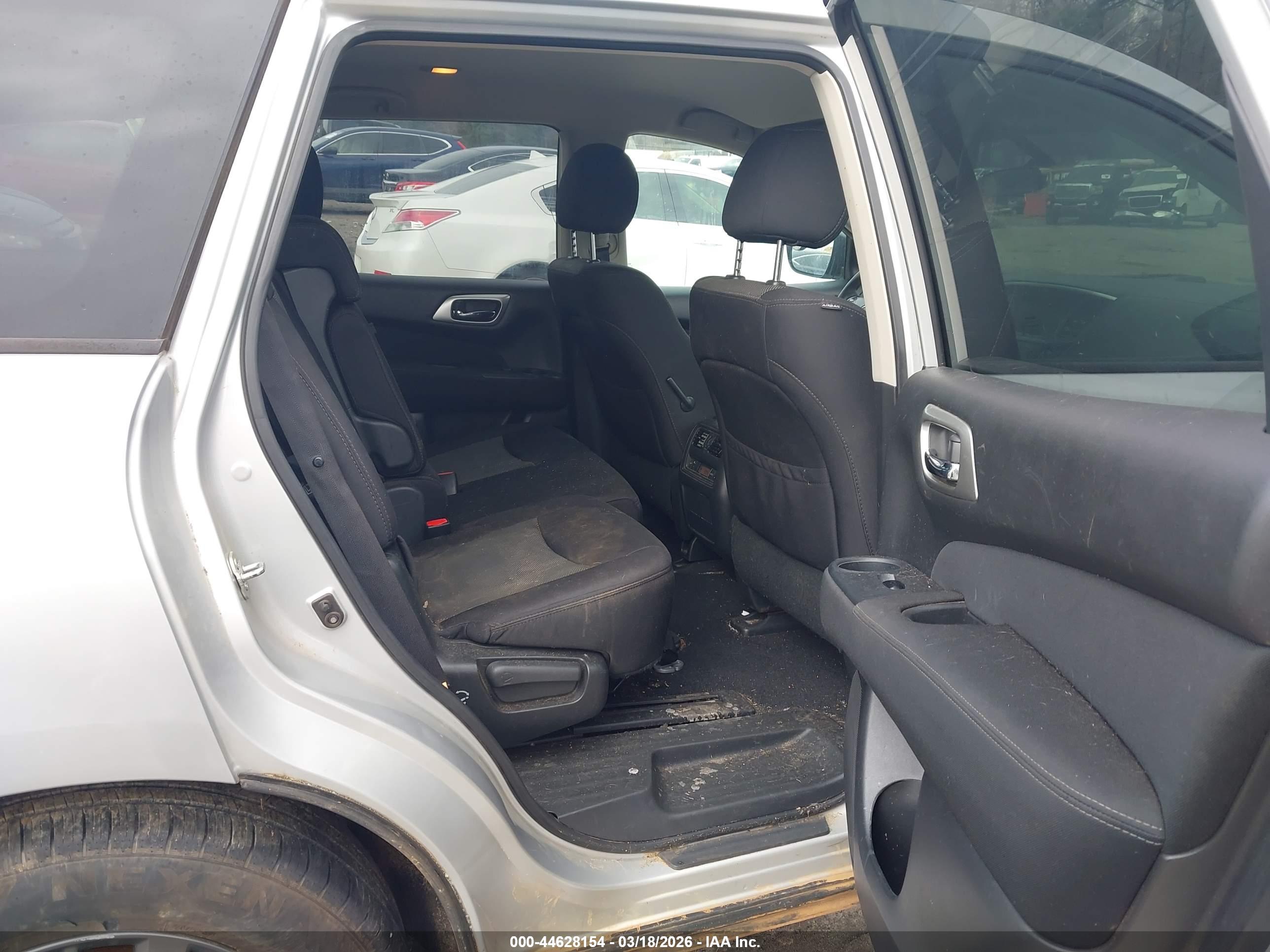 NISSAN PATHFINDER image 8