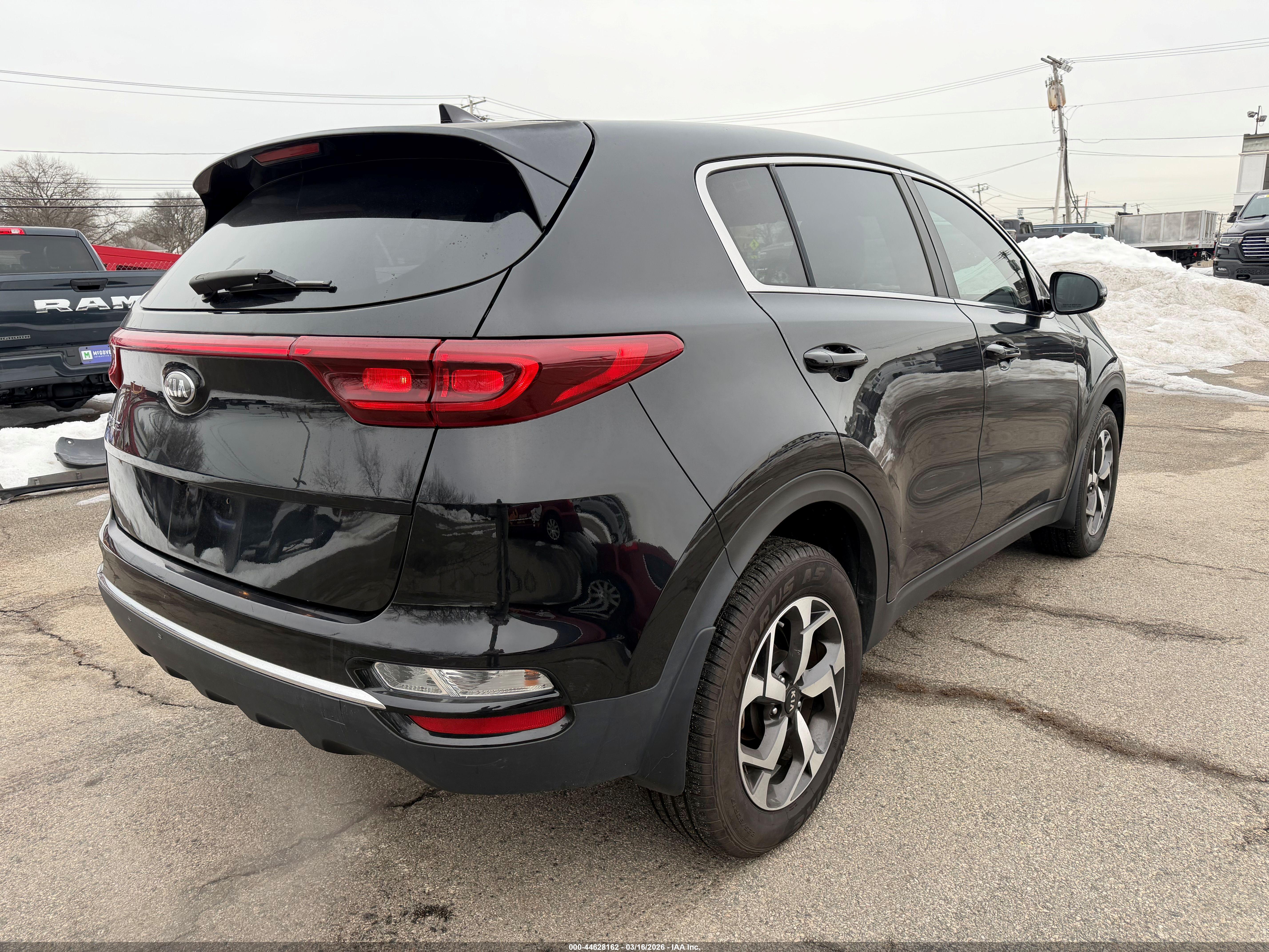 KIA SPORTAGE image 4