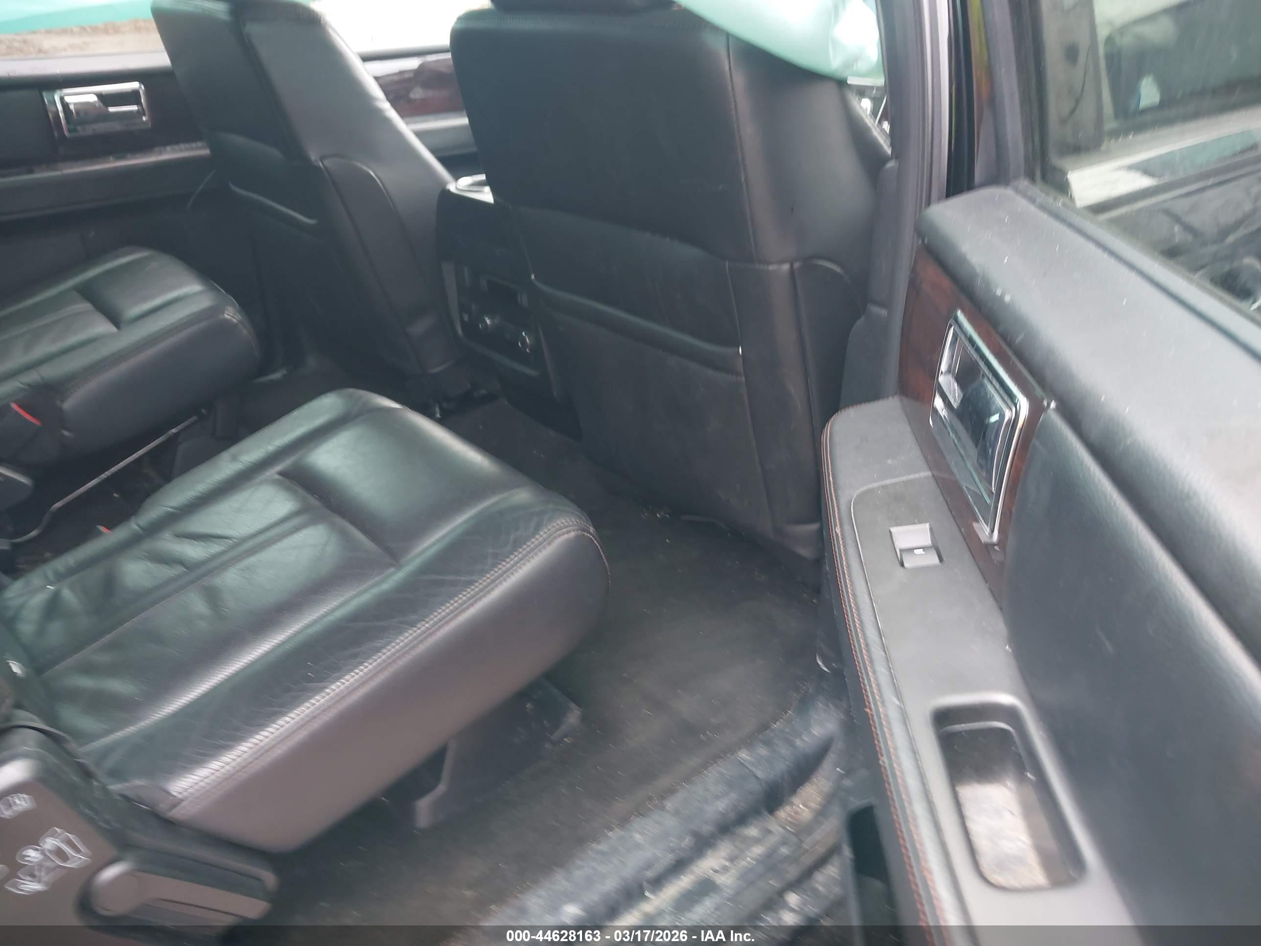 LINCOLN NAVIGATOR image 8