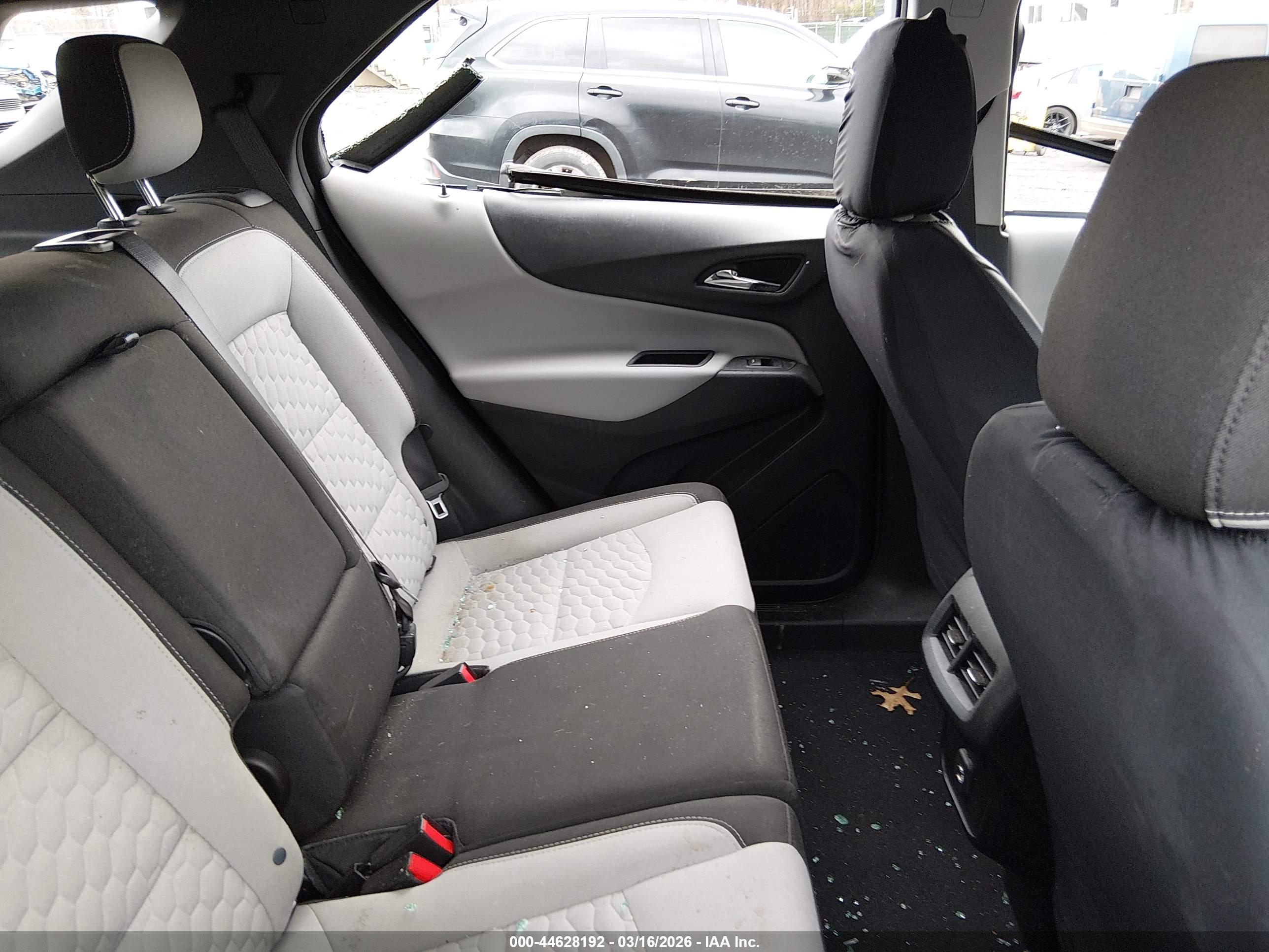 CHEVROLET EQUINOX image 8
