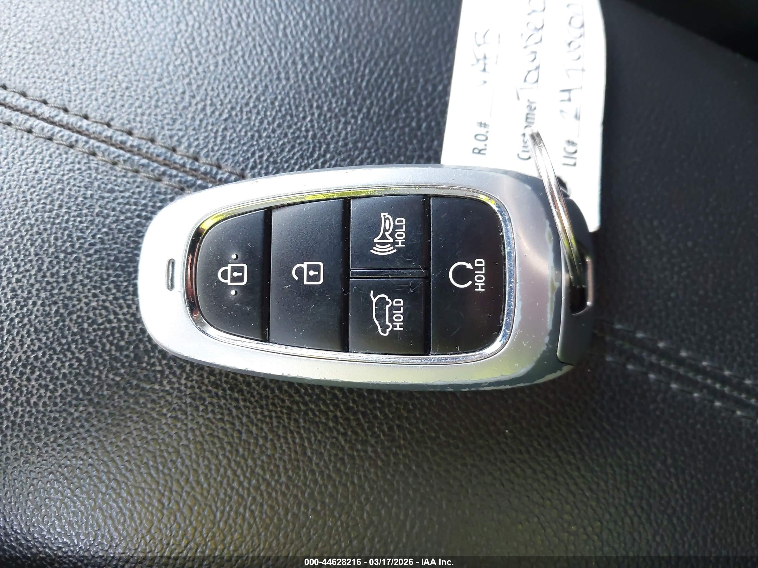 HYUNDAI TUCSON image 11
