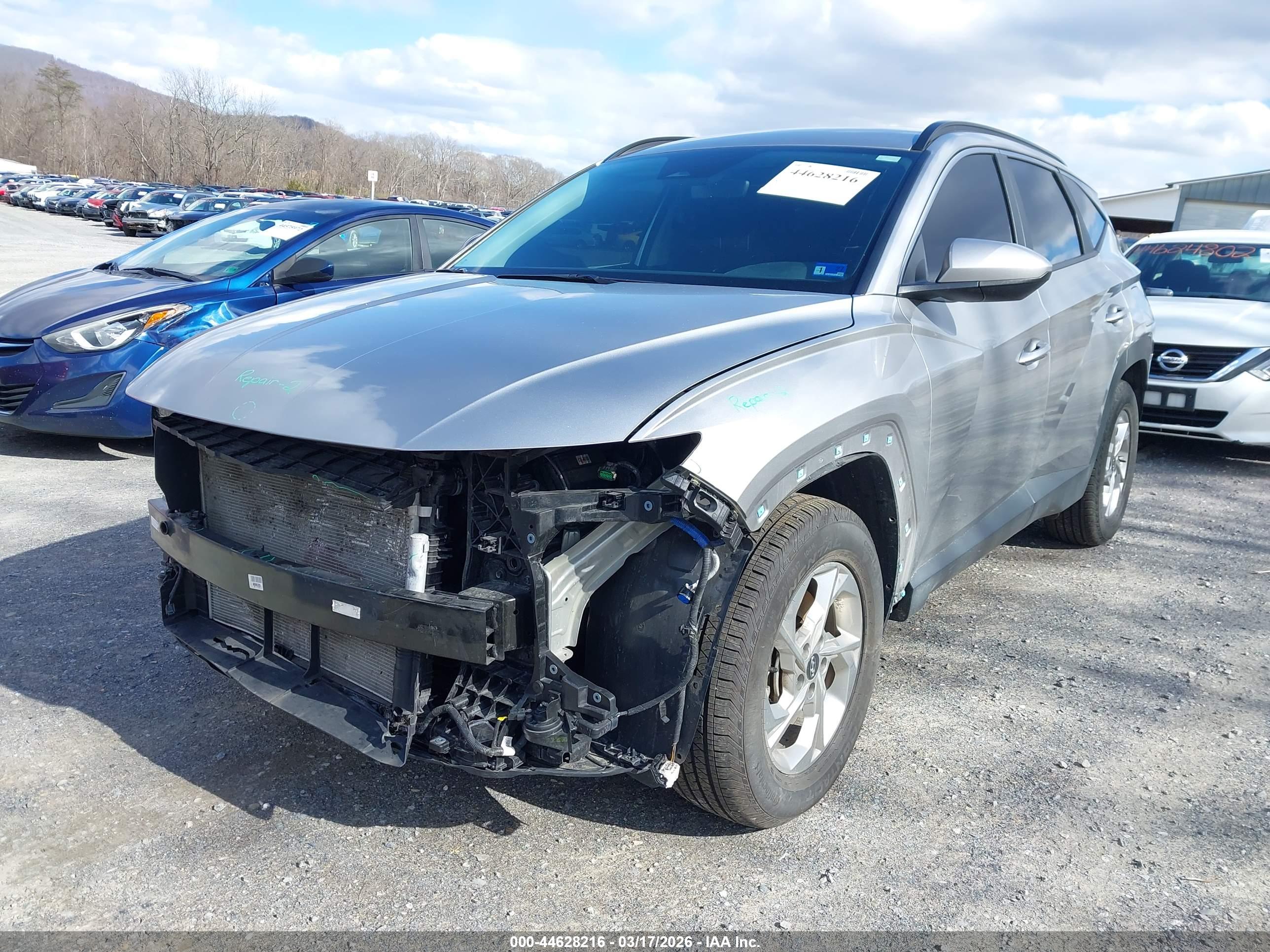 HYUNDAI TUCSON image 6