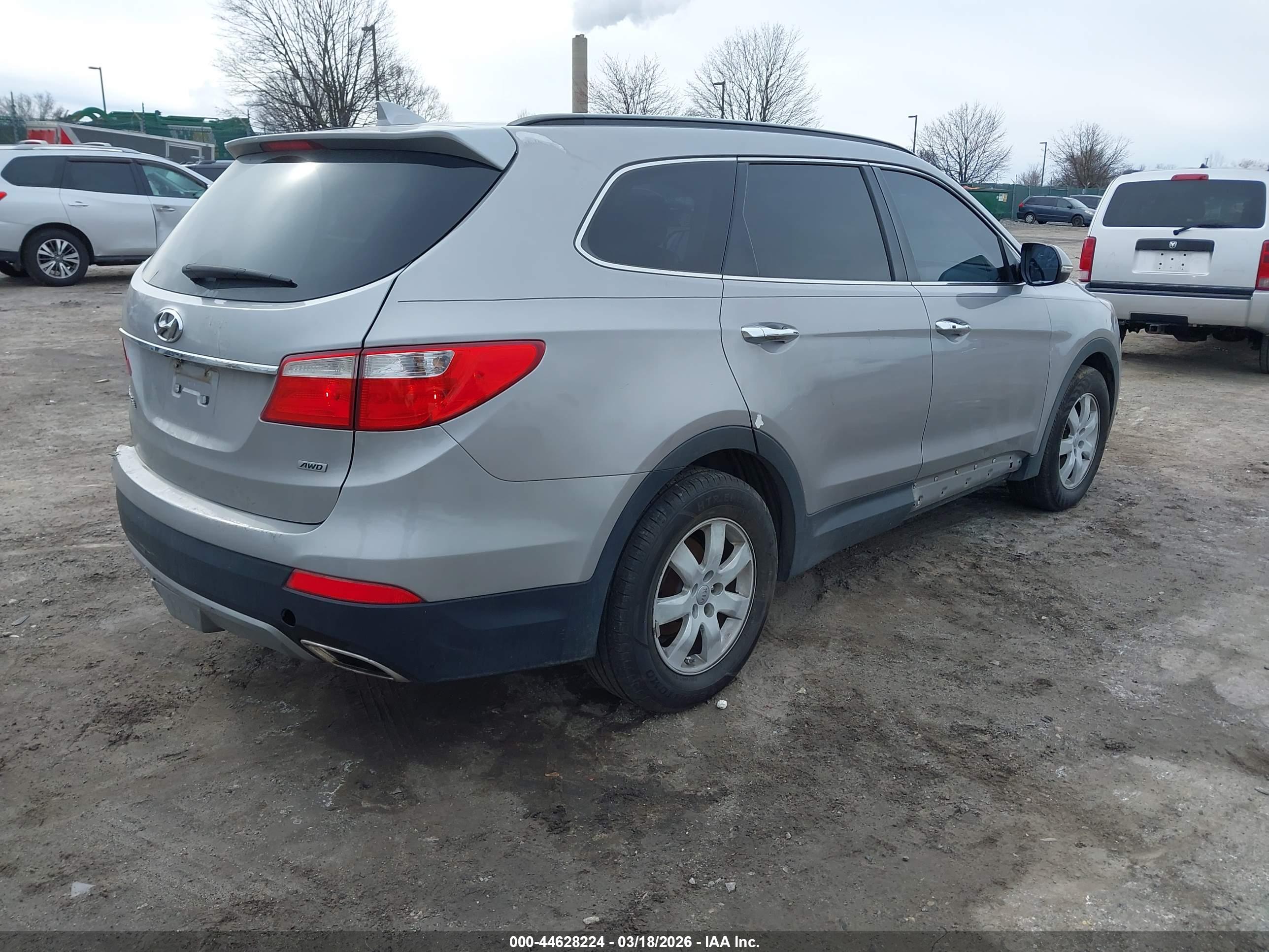 HYUNDAI SANTA image 4