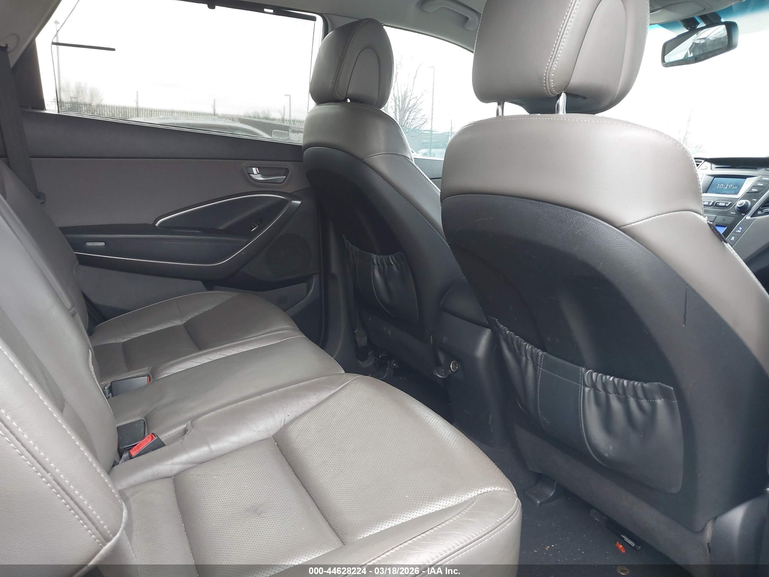 HYUNDAI SANTA image 8