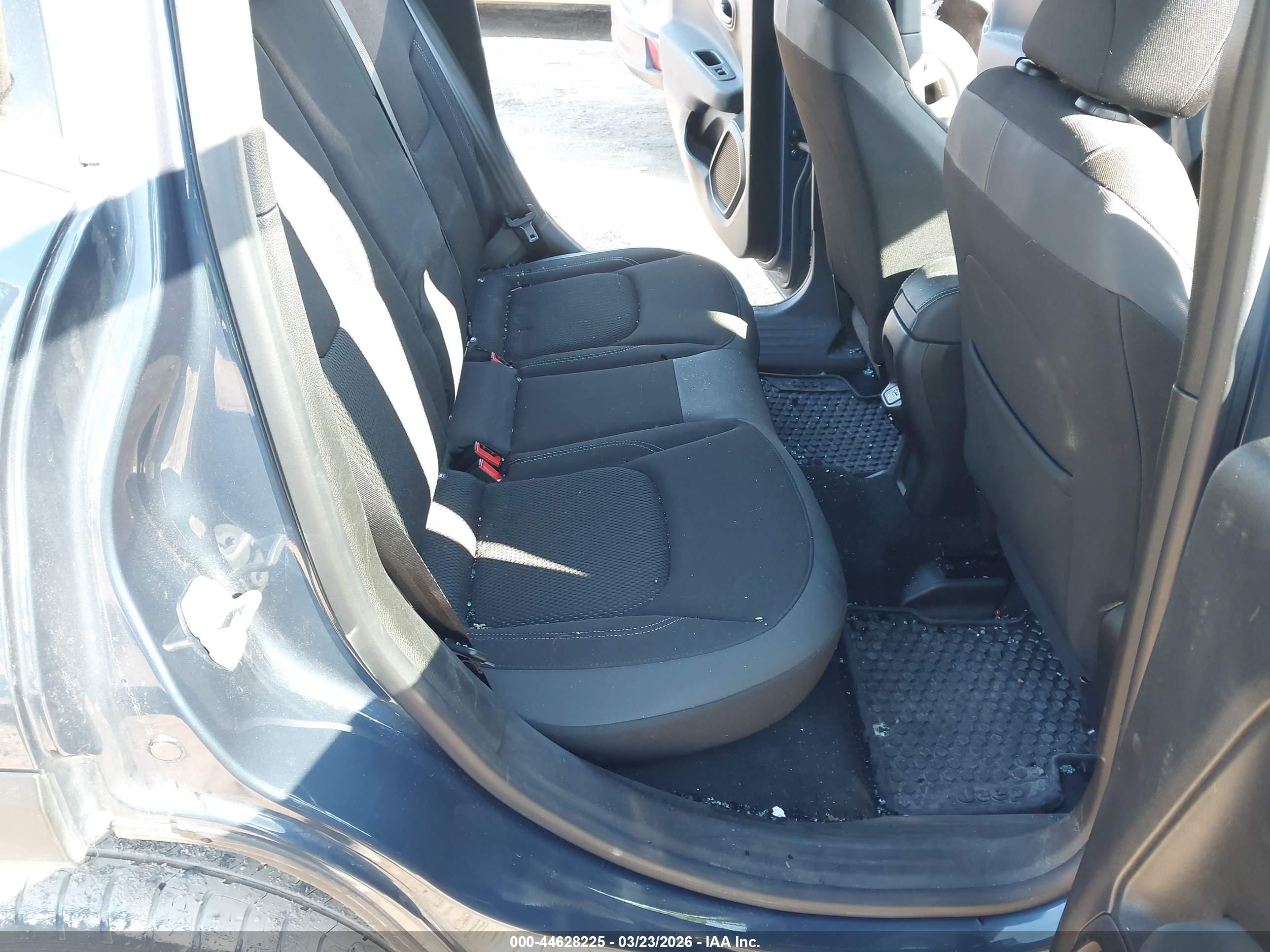 JEEP RENEGADE image 8