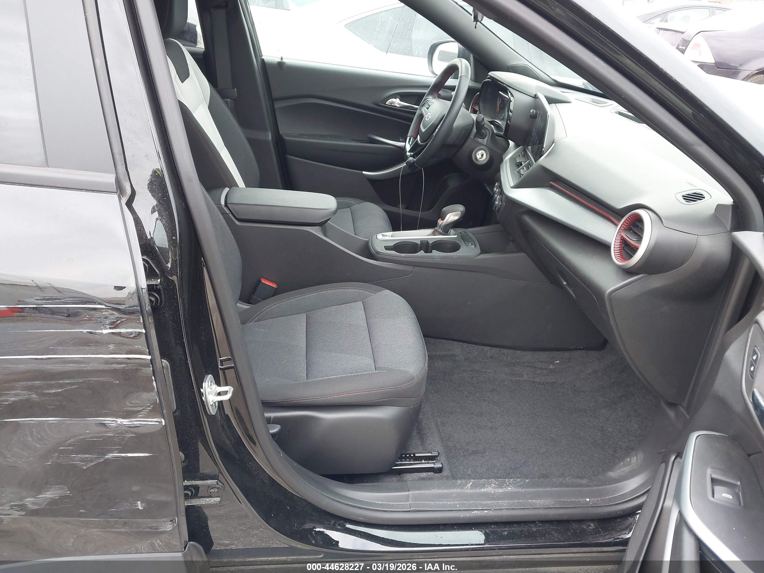 CHEVROLET TRAX image 5