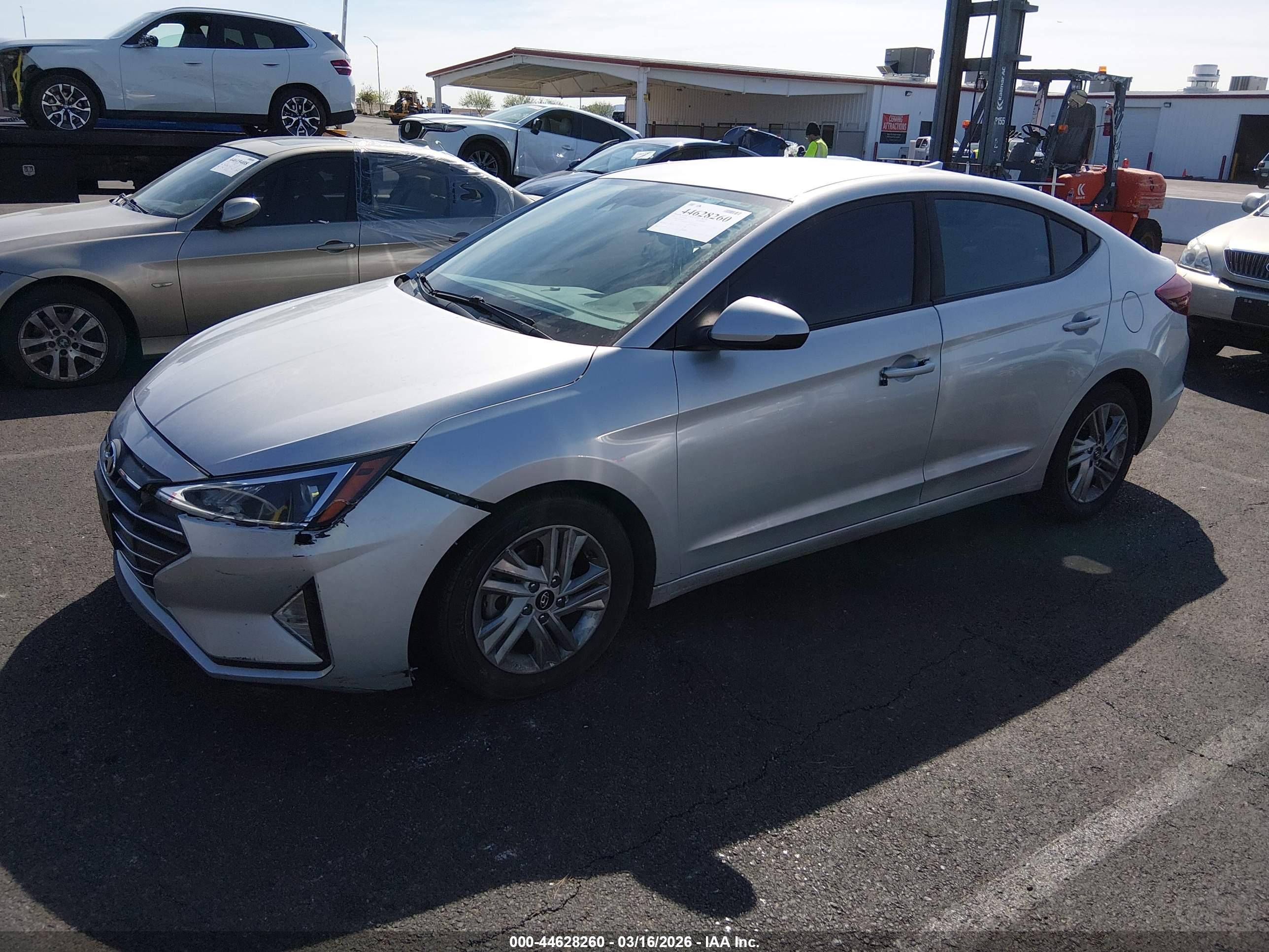 HYUNDAI ELANTRA image 2